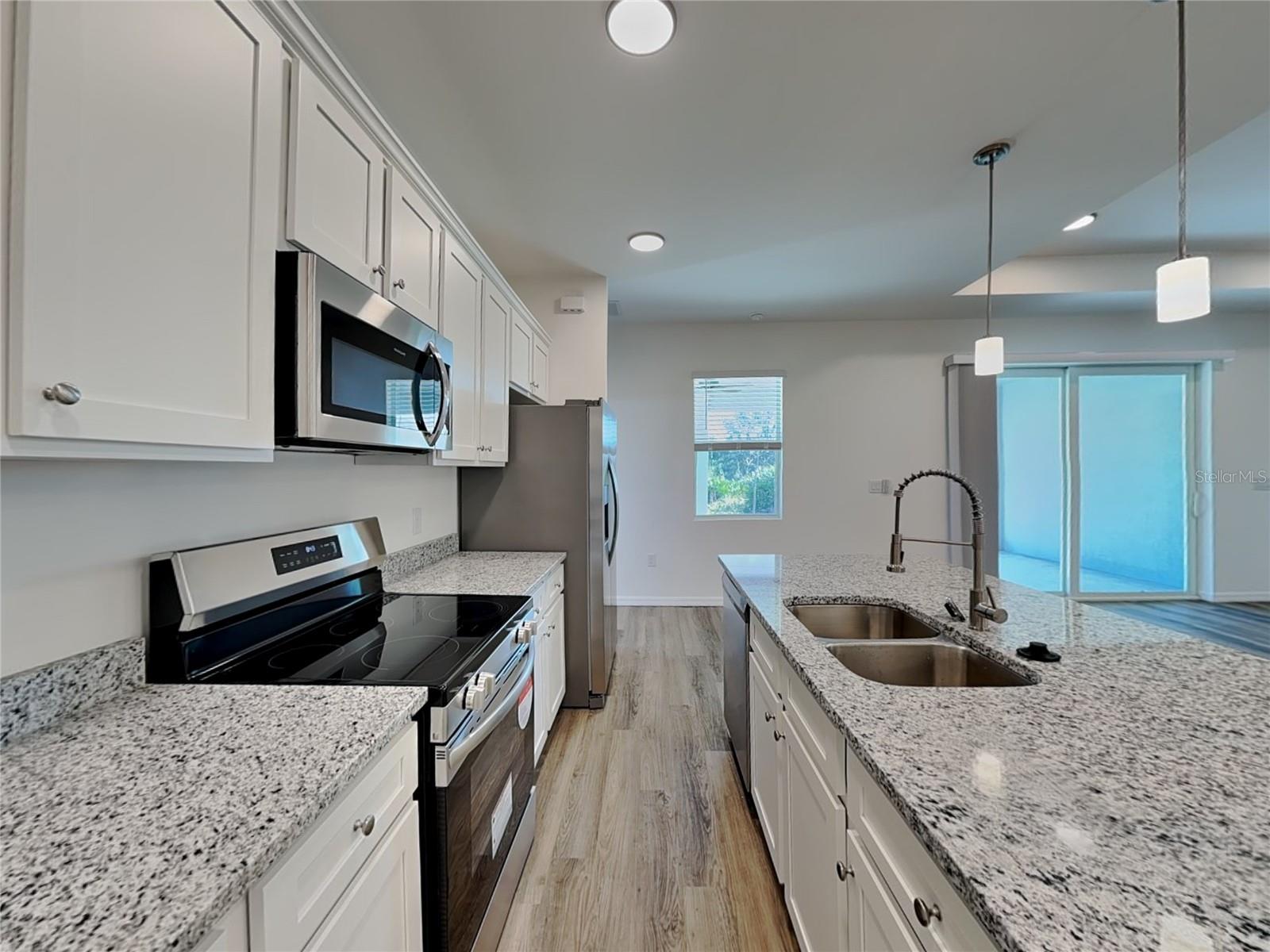 Image 4 of 18 For 17508 Waco Avenue