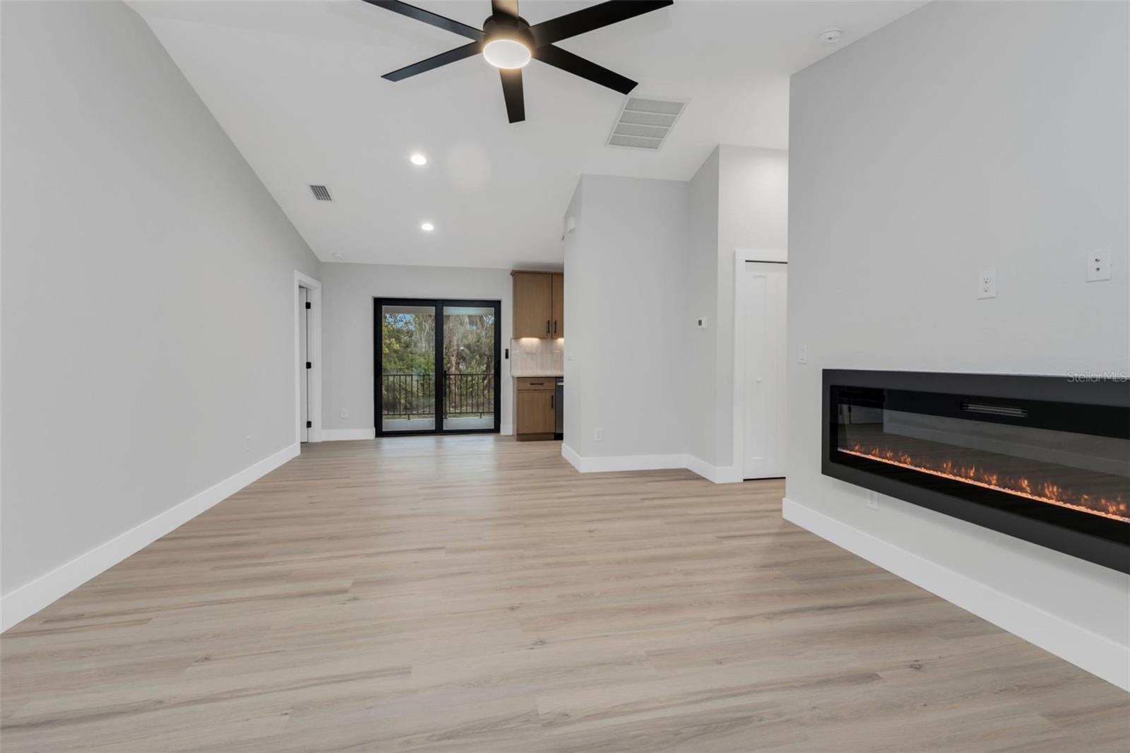 Image 4 of 28 For 3420 Palm Drive