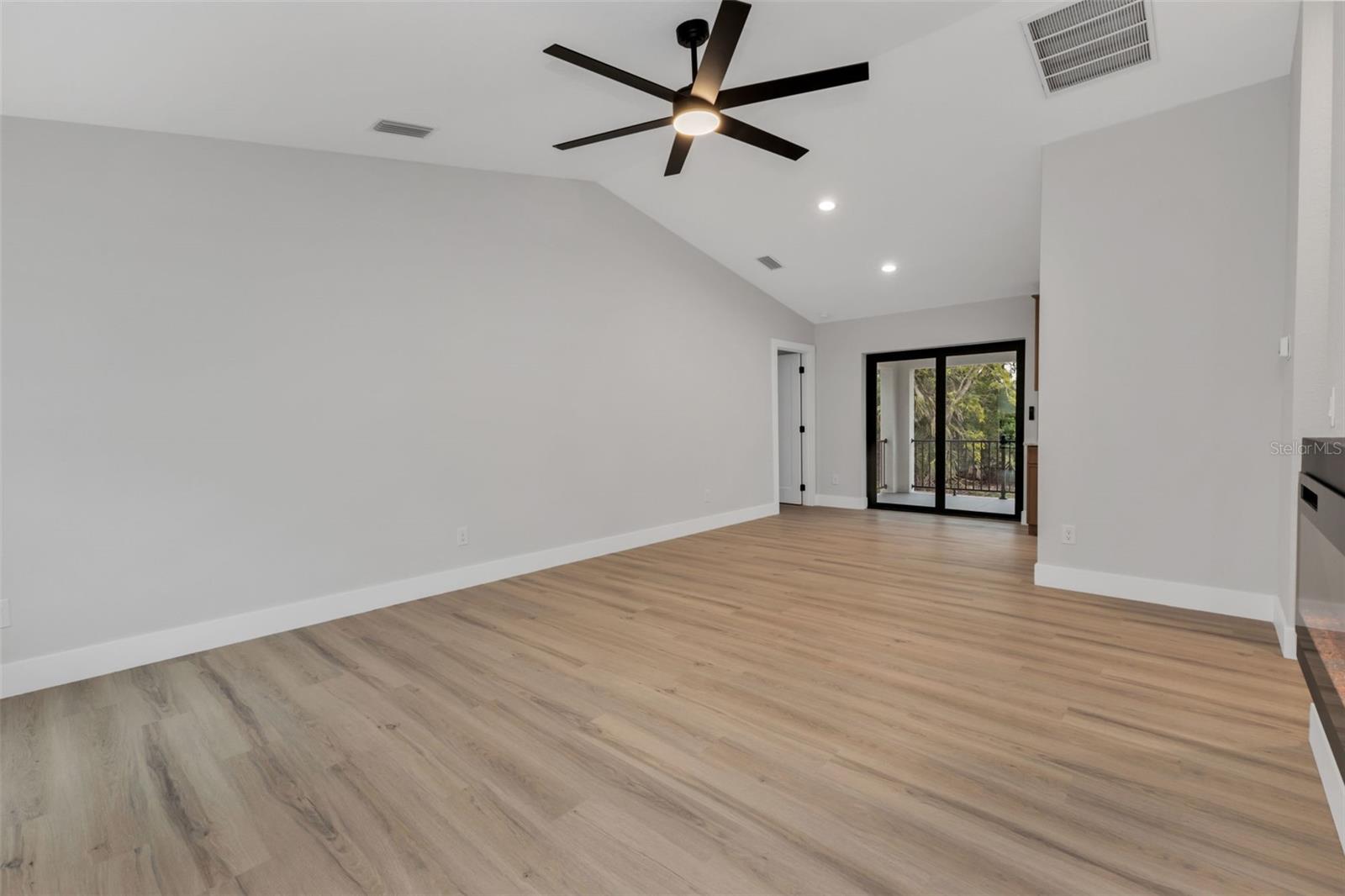 Image 6 of 28 For 3420 Palm Drive