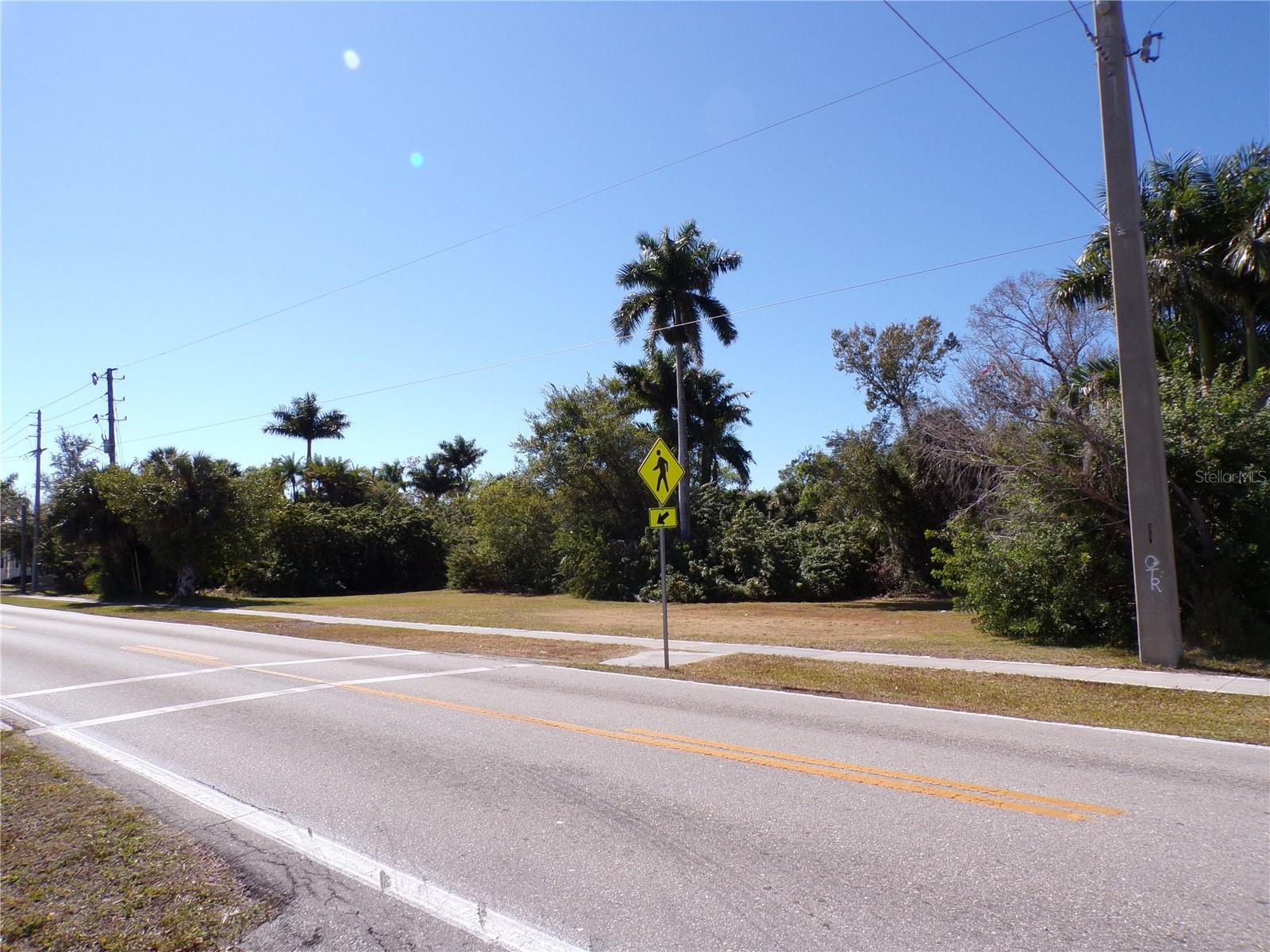 Image 23 of 31 For 711 Cooper Street