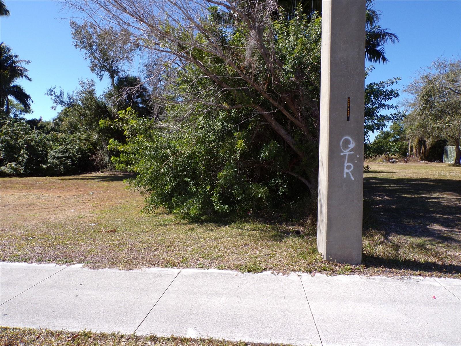 Image 6 of 31 For 711 Cooper Street