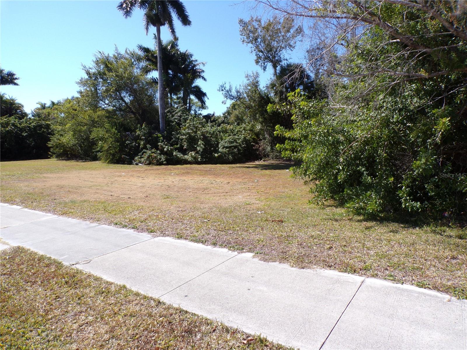 Image 7 of 31 For 711 Cooper Street