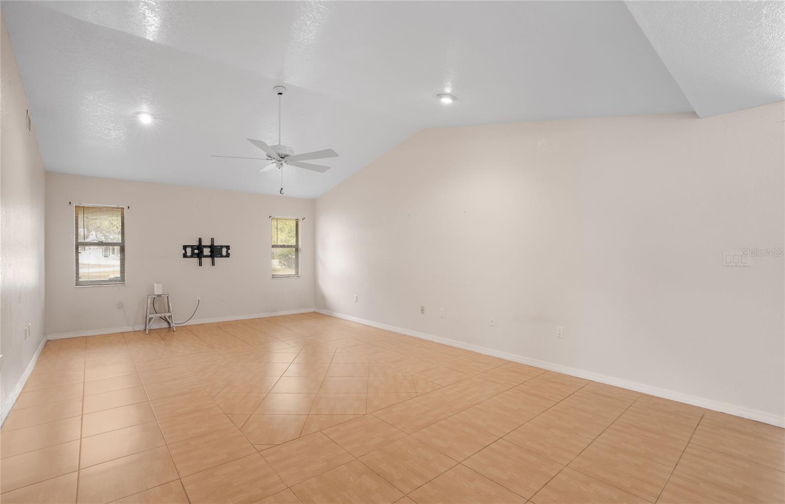 Image 13 of 46 For 1374 Salyers Street