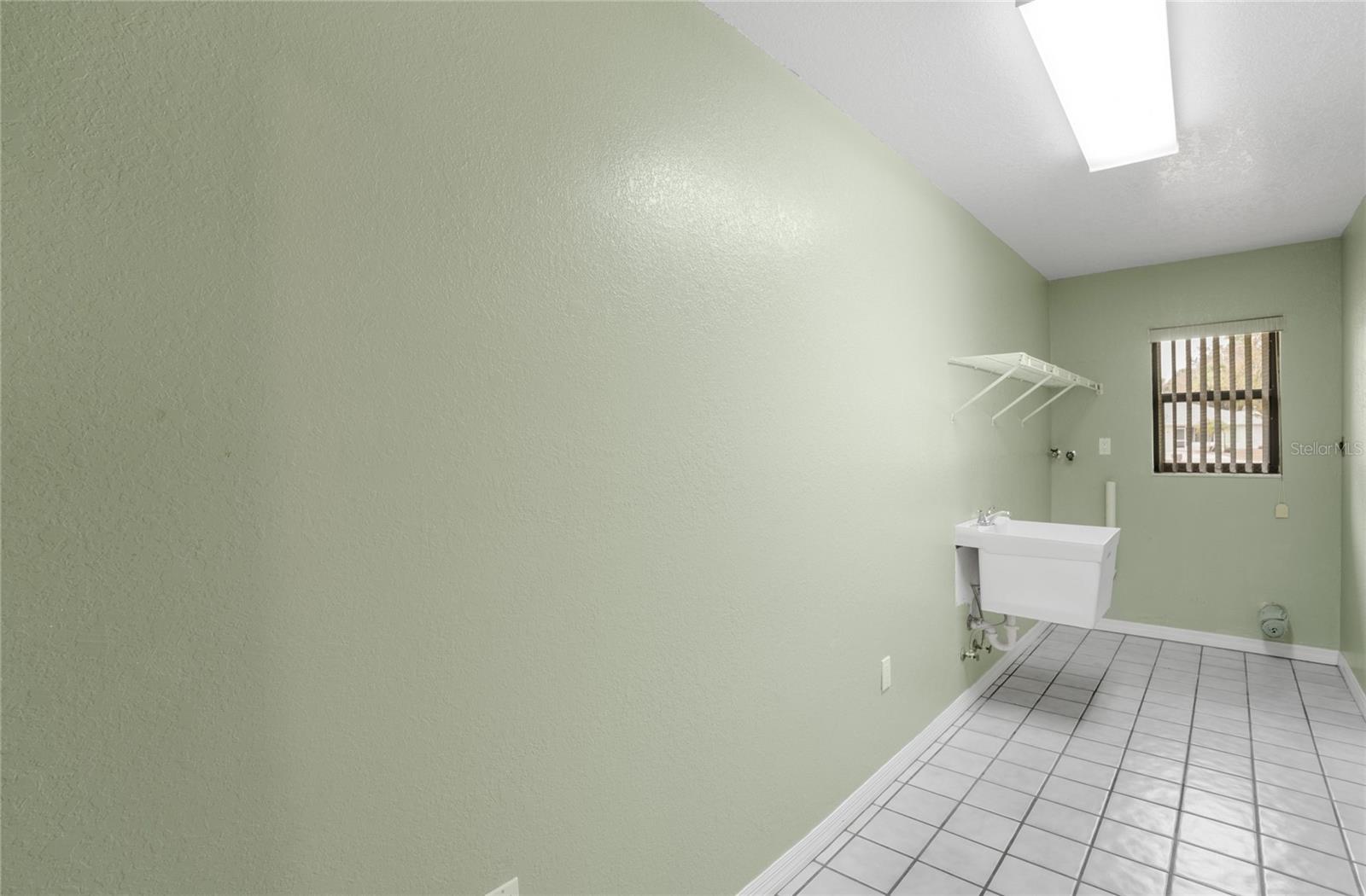 Image 20 of 46 For 1374 Salyers Street