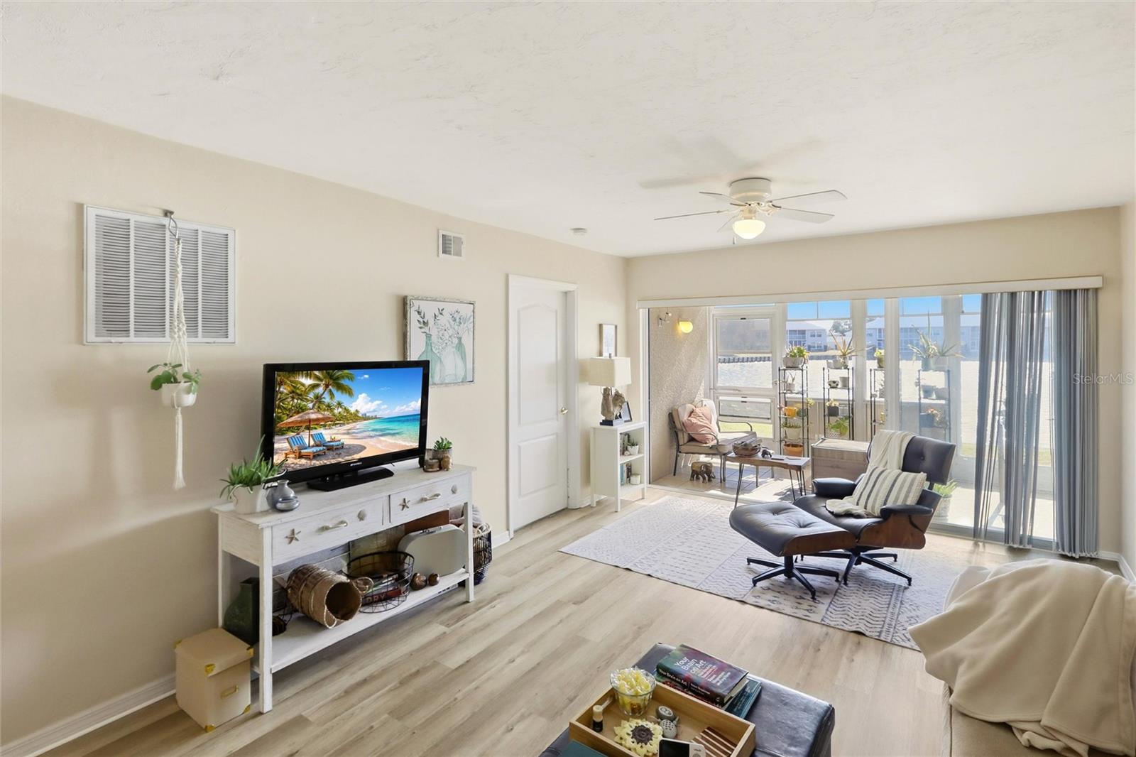 Image 10 of 32 For 11644 Egret Circle 1701