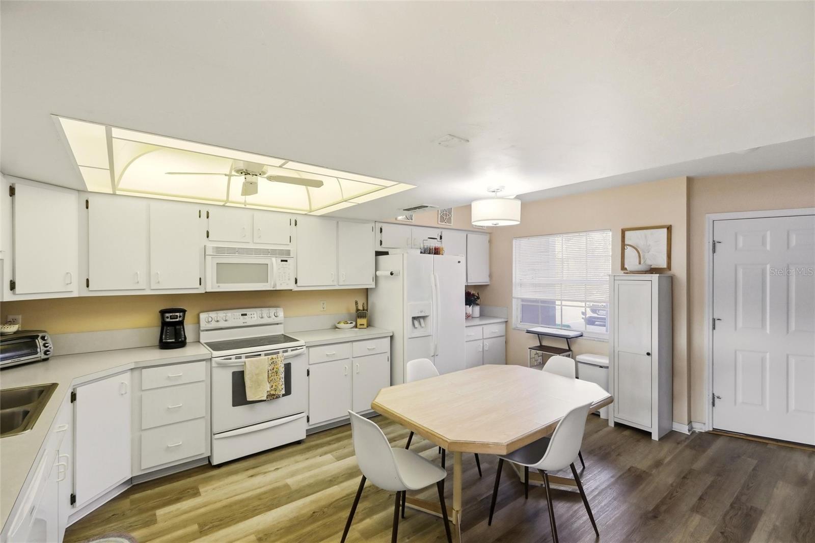 Image 13 of 32 For 11644 Egret Circle 1701