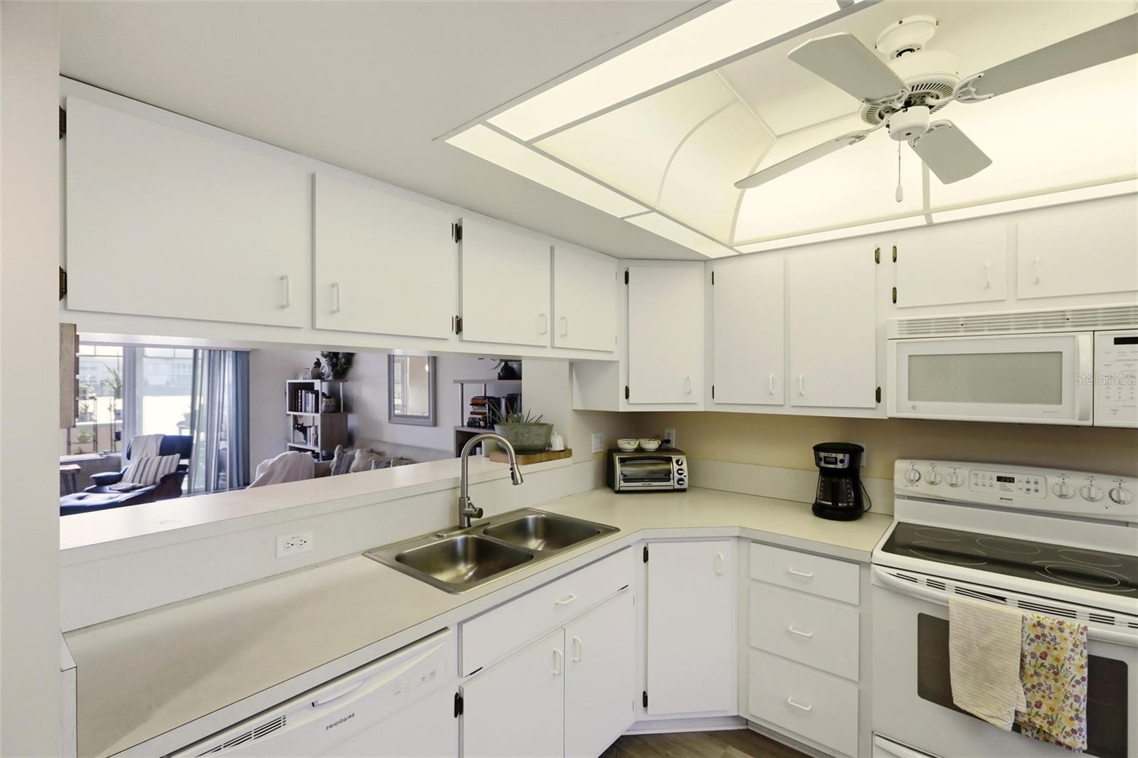 Image 15 of 32 For 11644 Egret Circle 1701