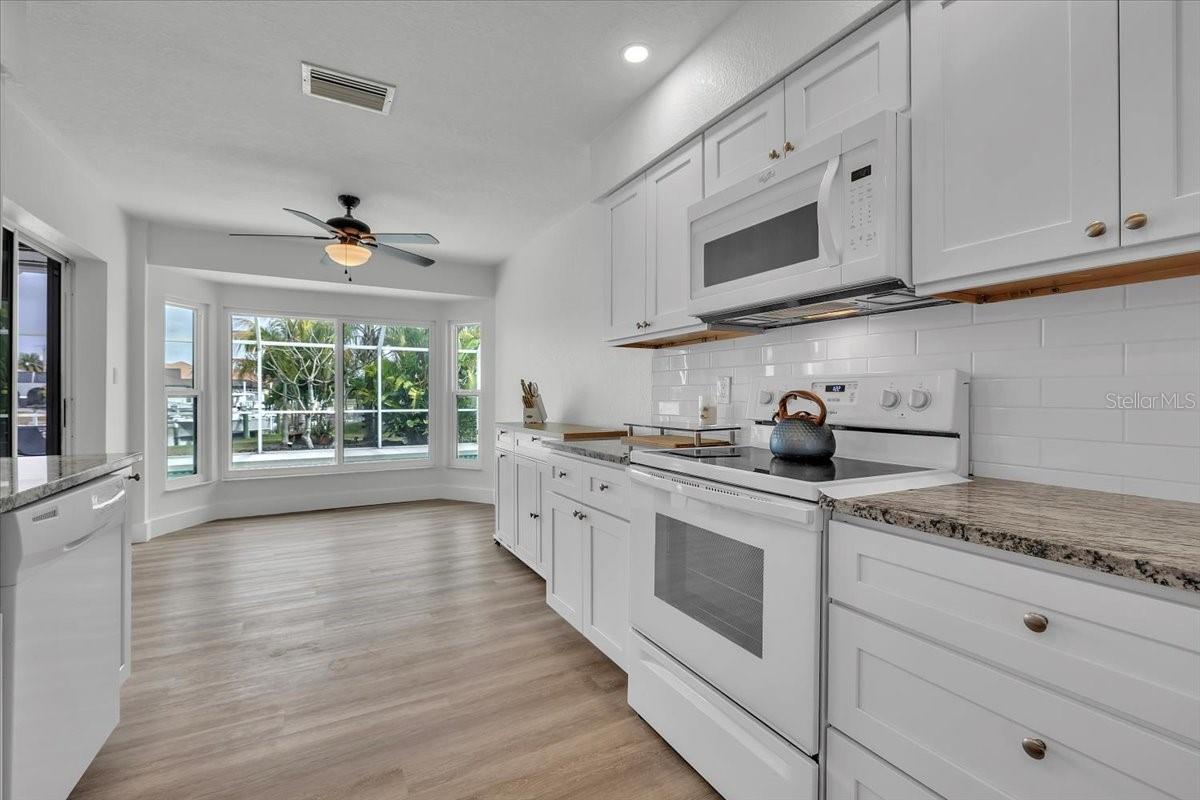 Image 10 of 48 For 840 Via Tunis