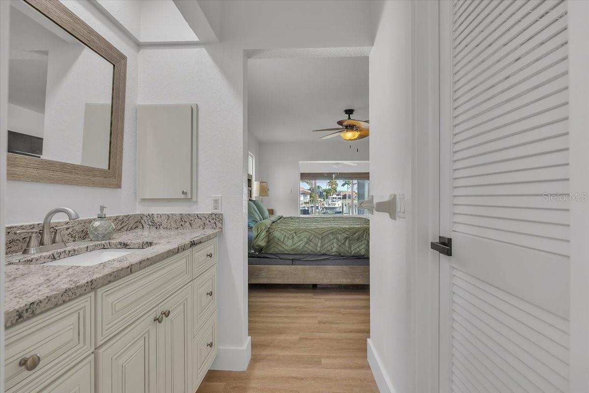 Image 21 of 48 For 840 Via Tunis