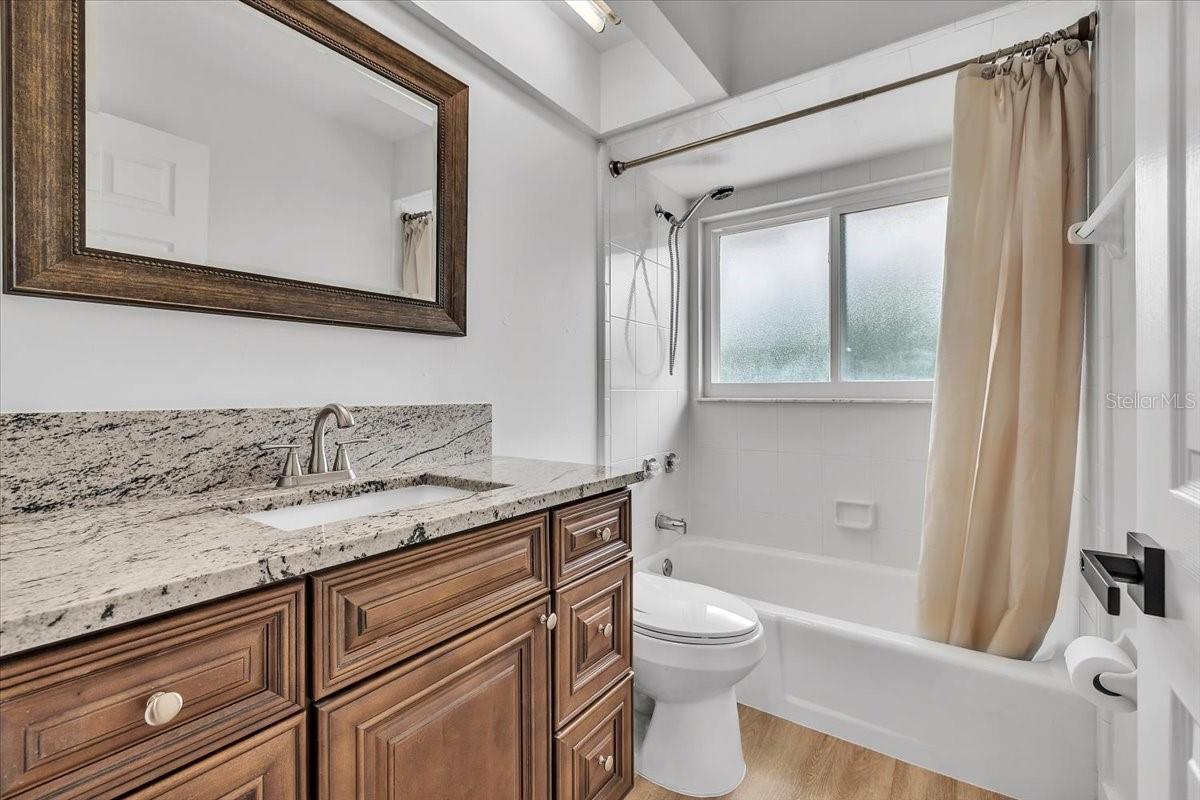 Image 24 of 48 For 840 Via Tunis