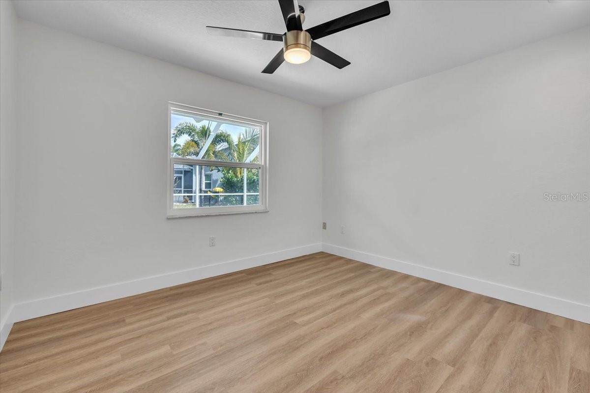 Image 25 of 48 For 840 Via Tunis