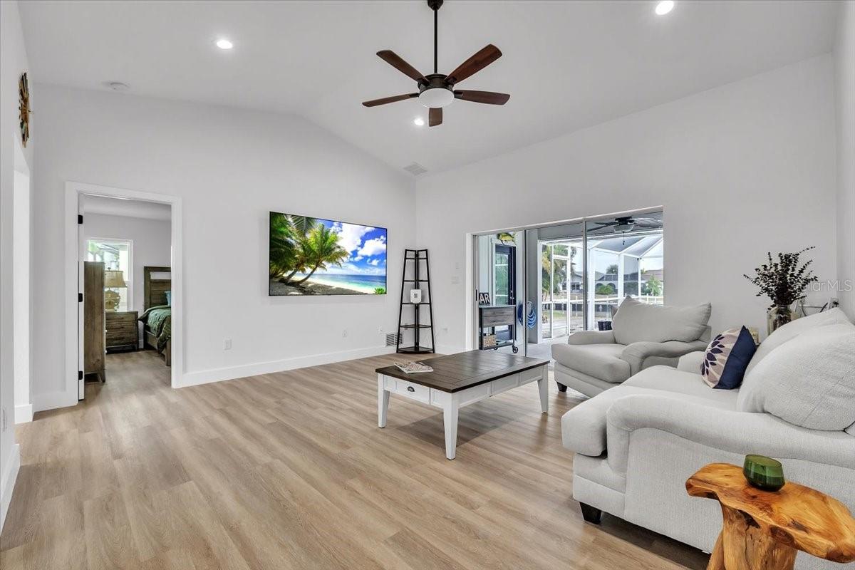 Image 6 of 48 For 840 Via Tunis