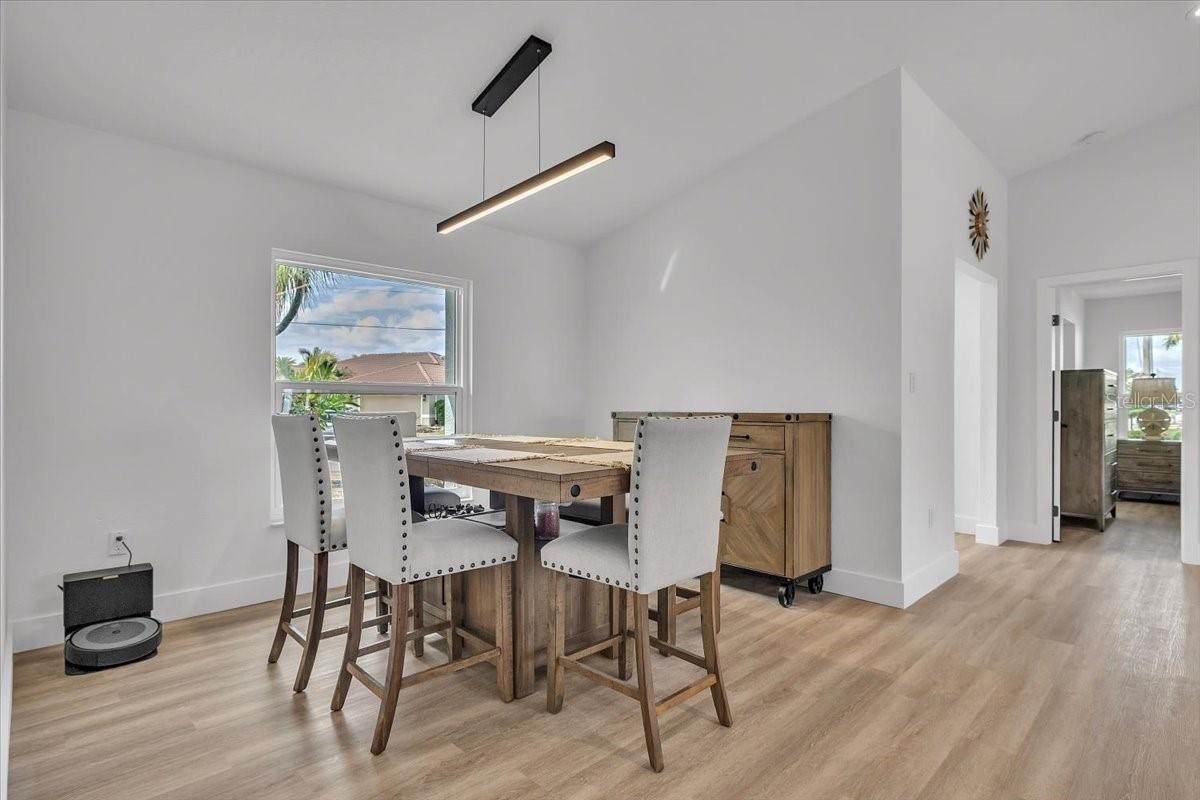 Image 8 of 48 For 840 Via Tunis