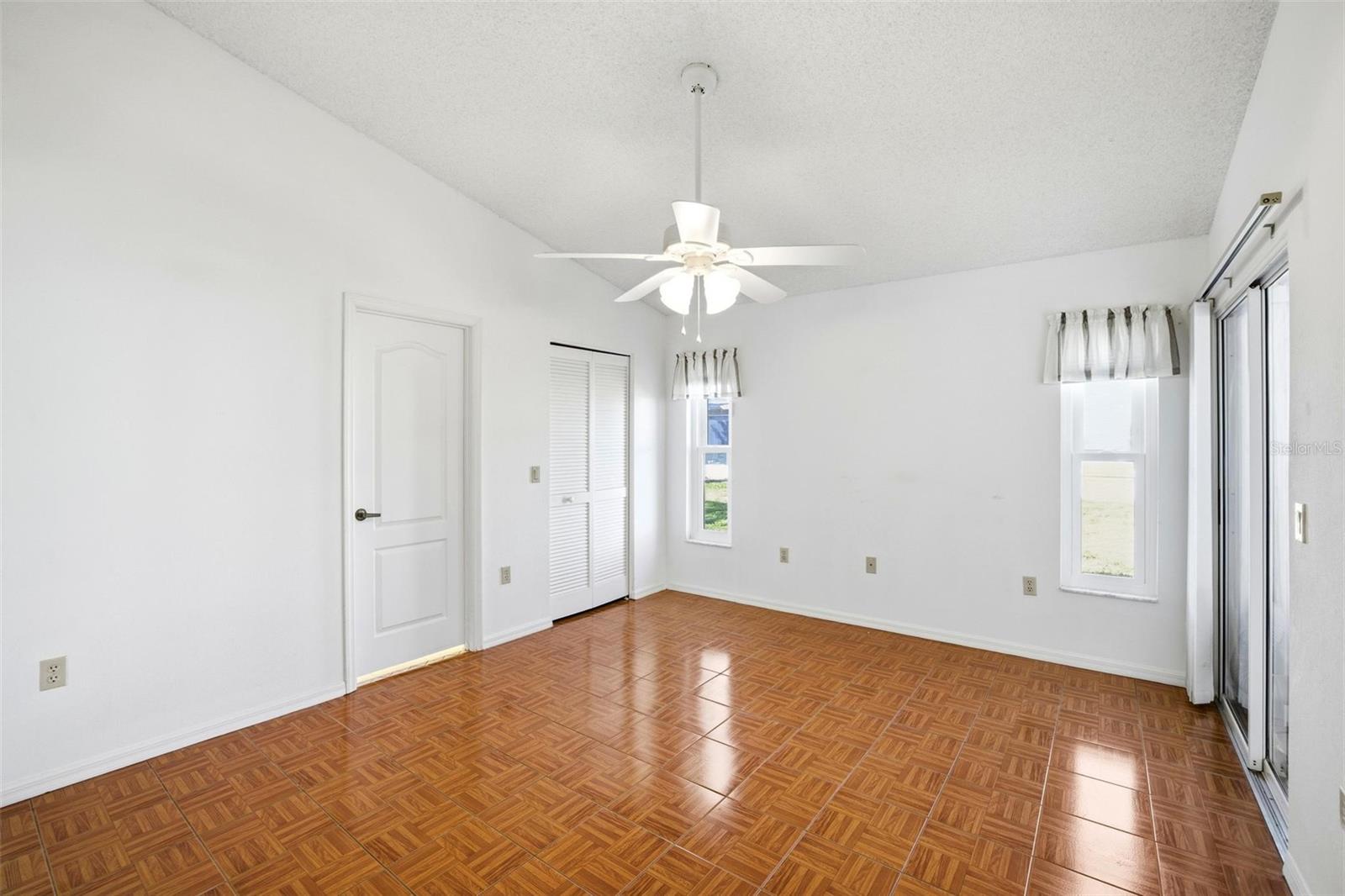 Image 22 of 47 For 4132 Salernes Avenue 3095