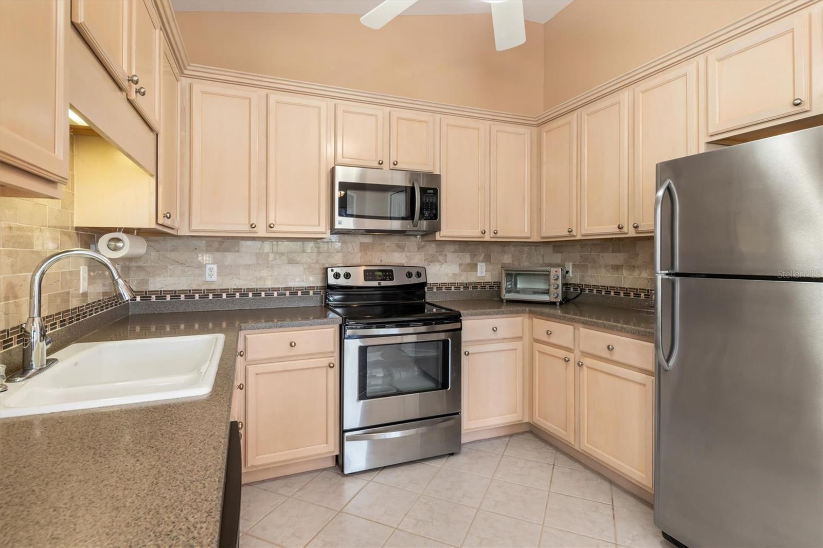 Image 18 of 52 For 3322 Grand Vista Court 203