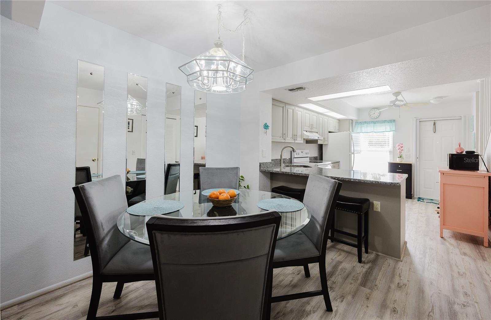 Image 11 of 33 For 26282 Rampart Boulevard 204