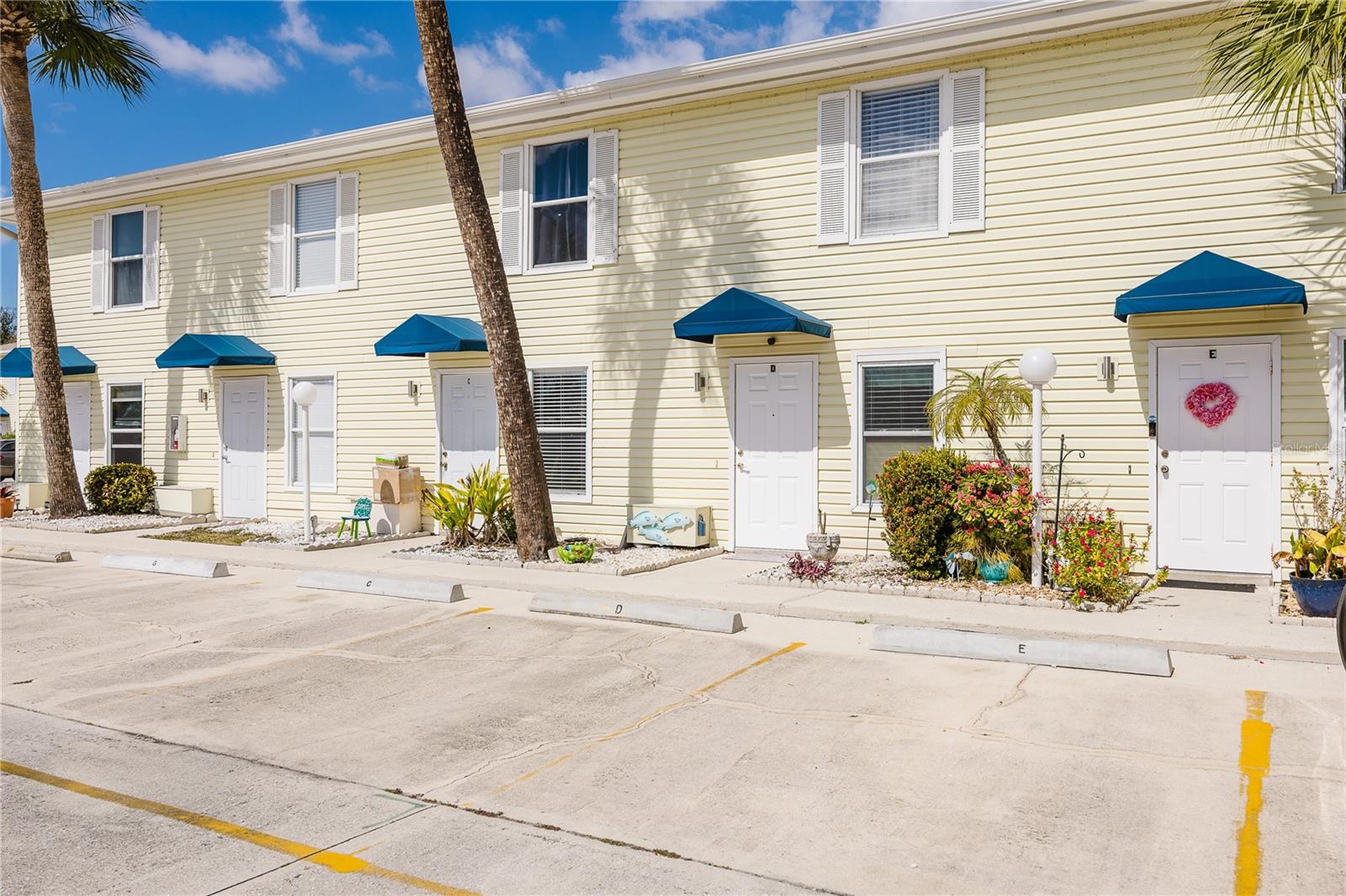 Image 3 of 33 For 26282 Rampart Boulevard 204