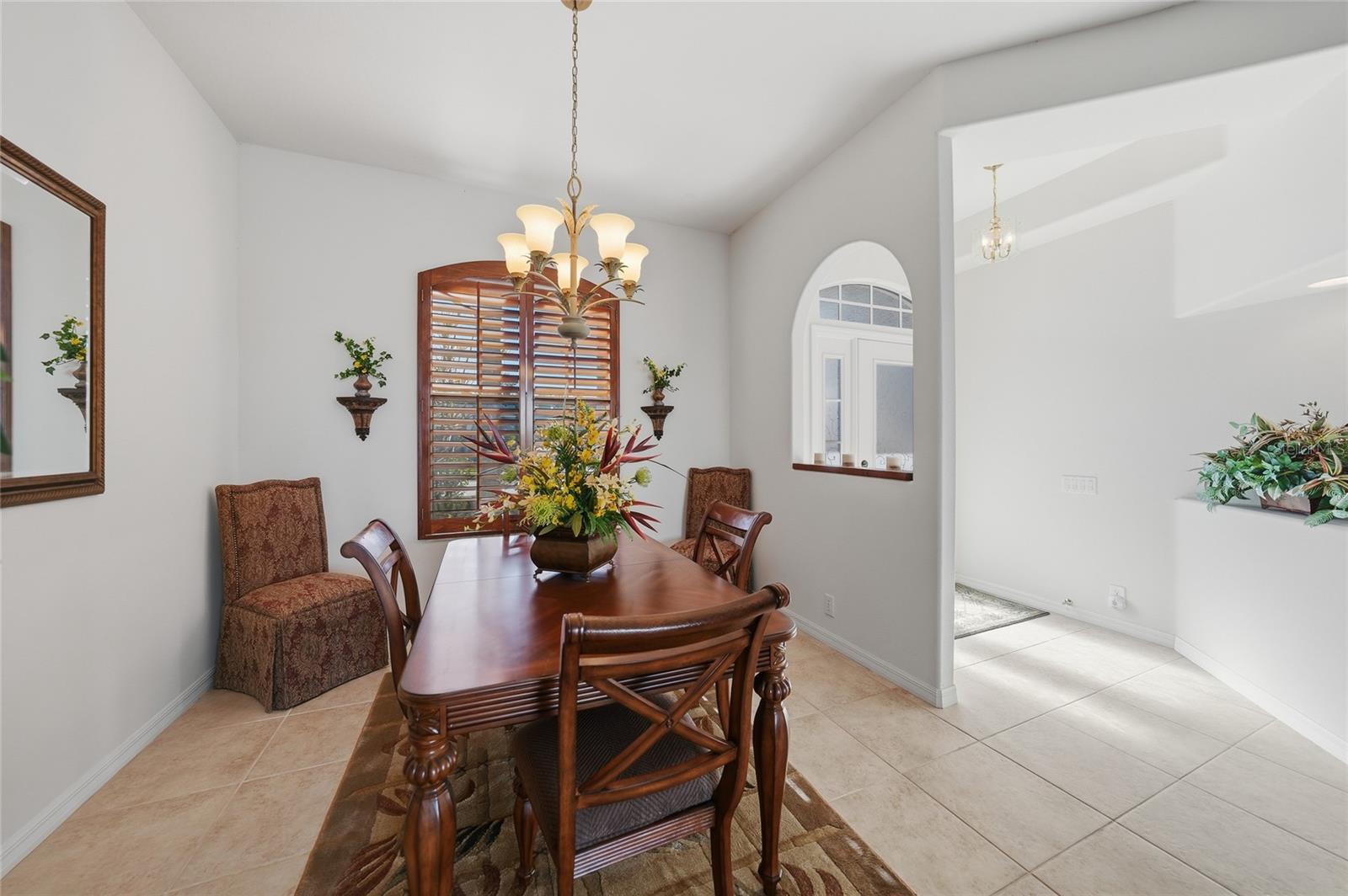 Image 6 of 33 For 1923 Coconut Palm Circle