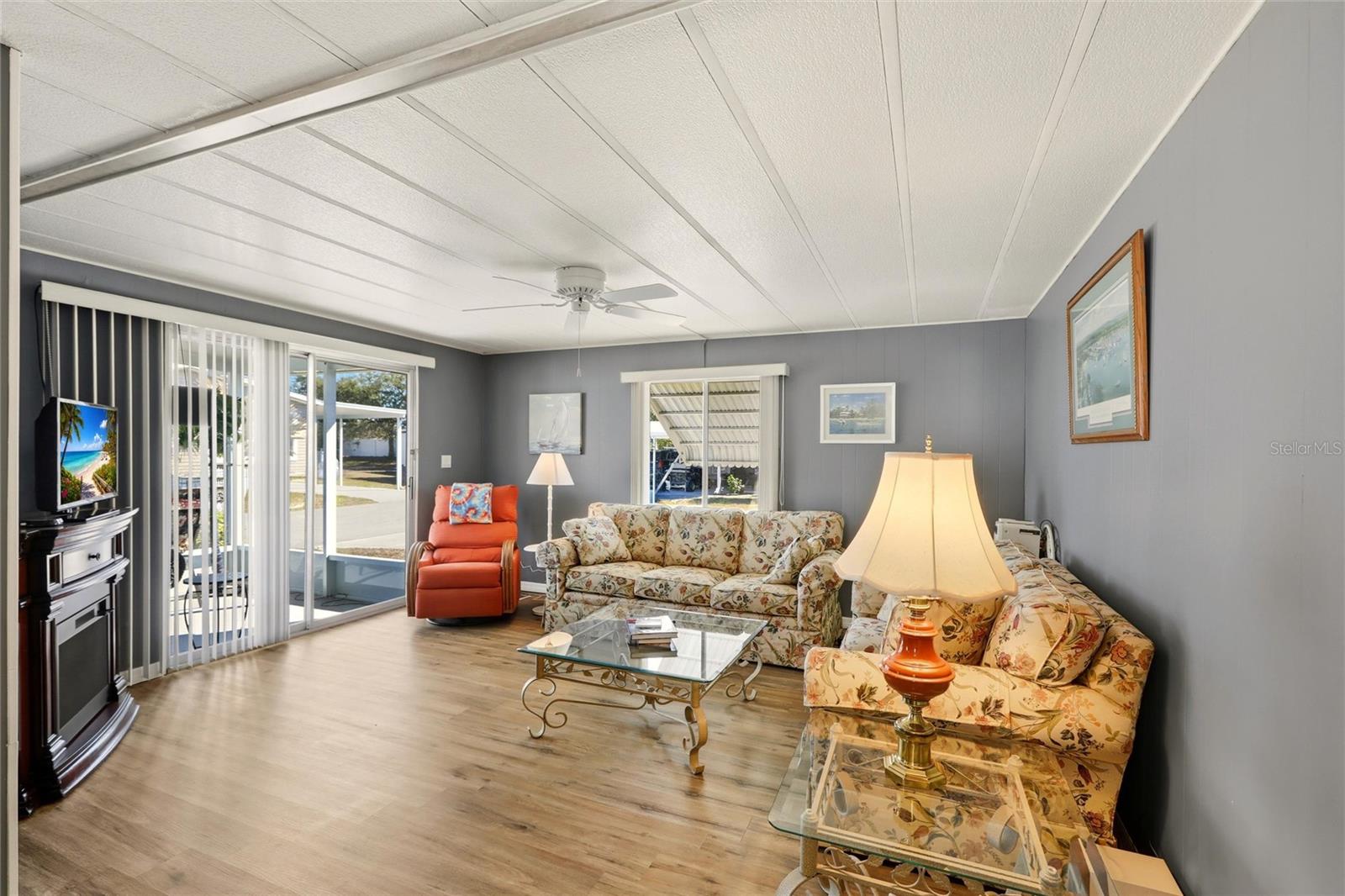 Image 21 of 29 For 3 Mockingbird  A3