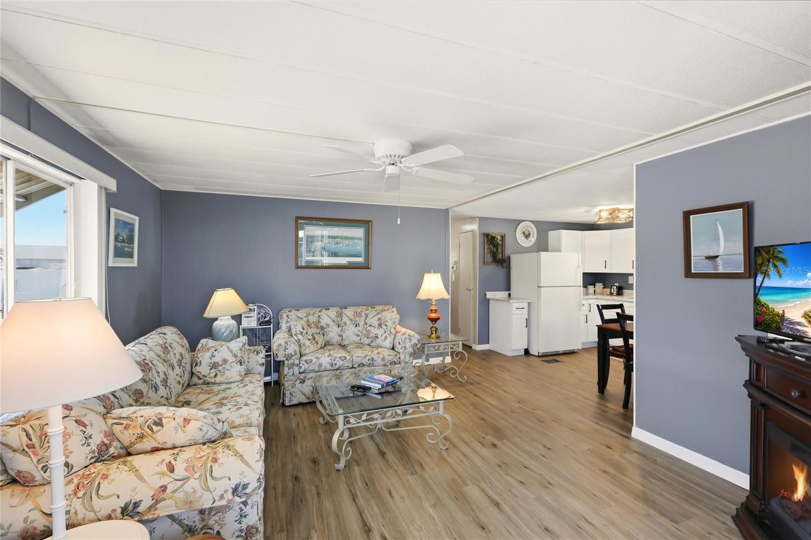 Image 22 of 29 For 3 Mockingbird  A3