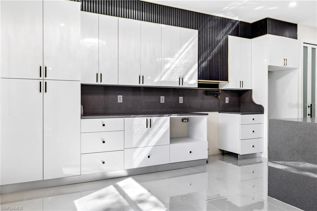 Image 10 of 43 For 26049 Cuneo Road