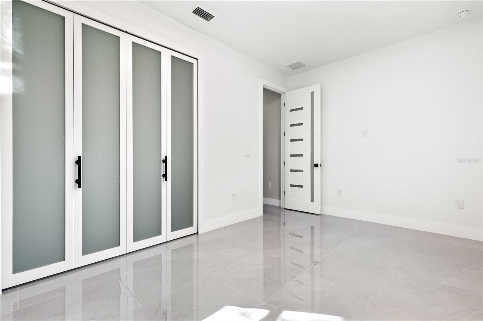 Image 18 of 43 For 26049 Cuneo Road