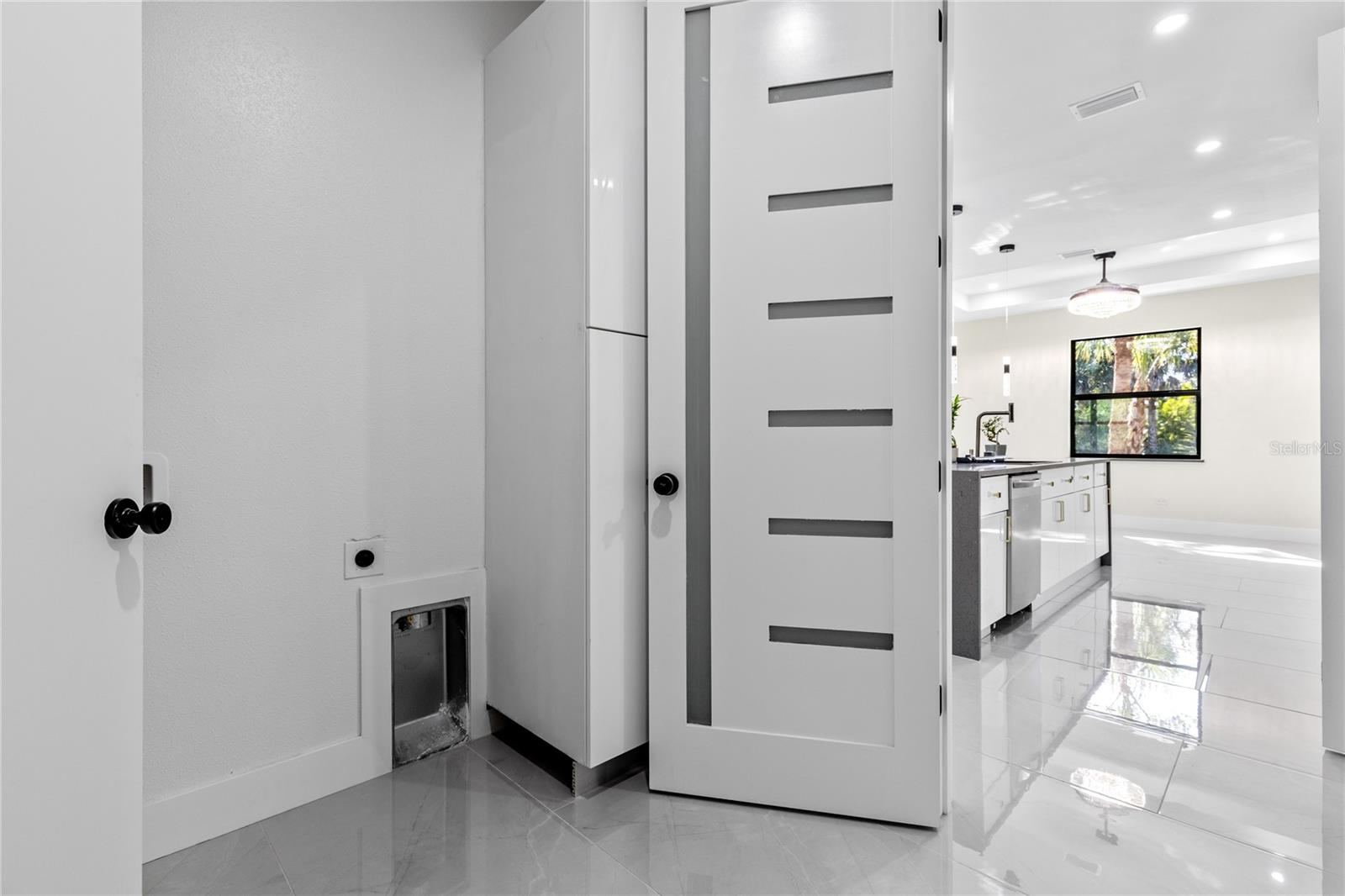 Image 20 of 43 For 26049 Cuneo Road