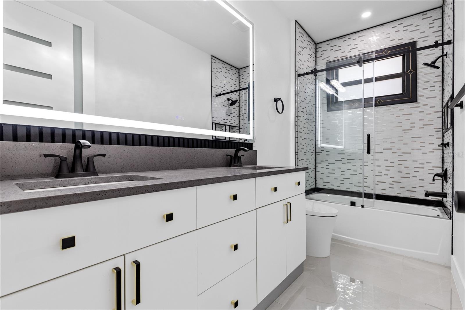 Image 30 of 43 For 26049 Cuneo Road