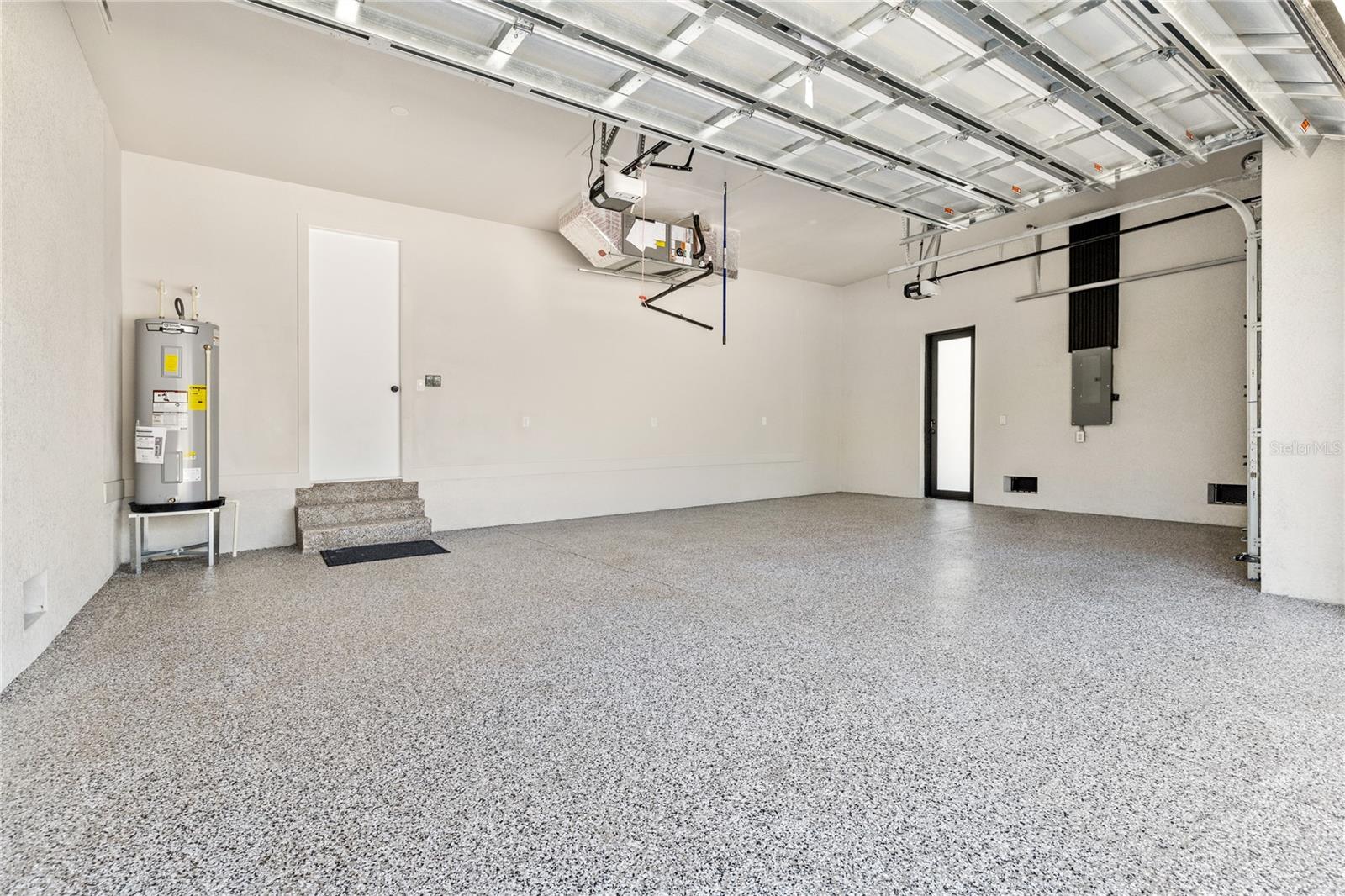 Image 34 of 43 For 26049 Cuneo Road