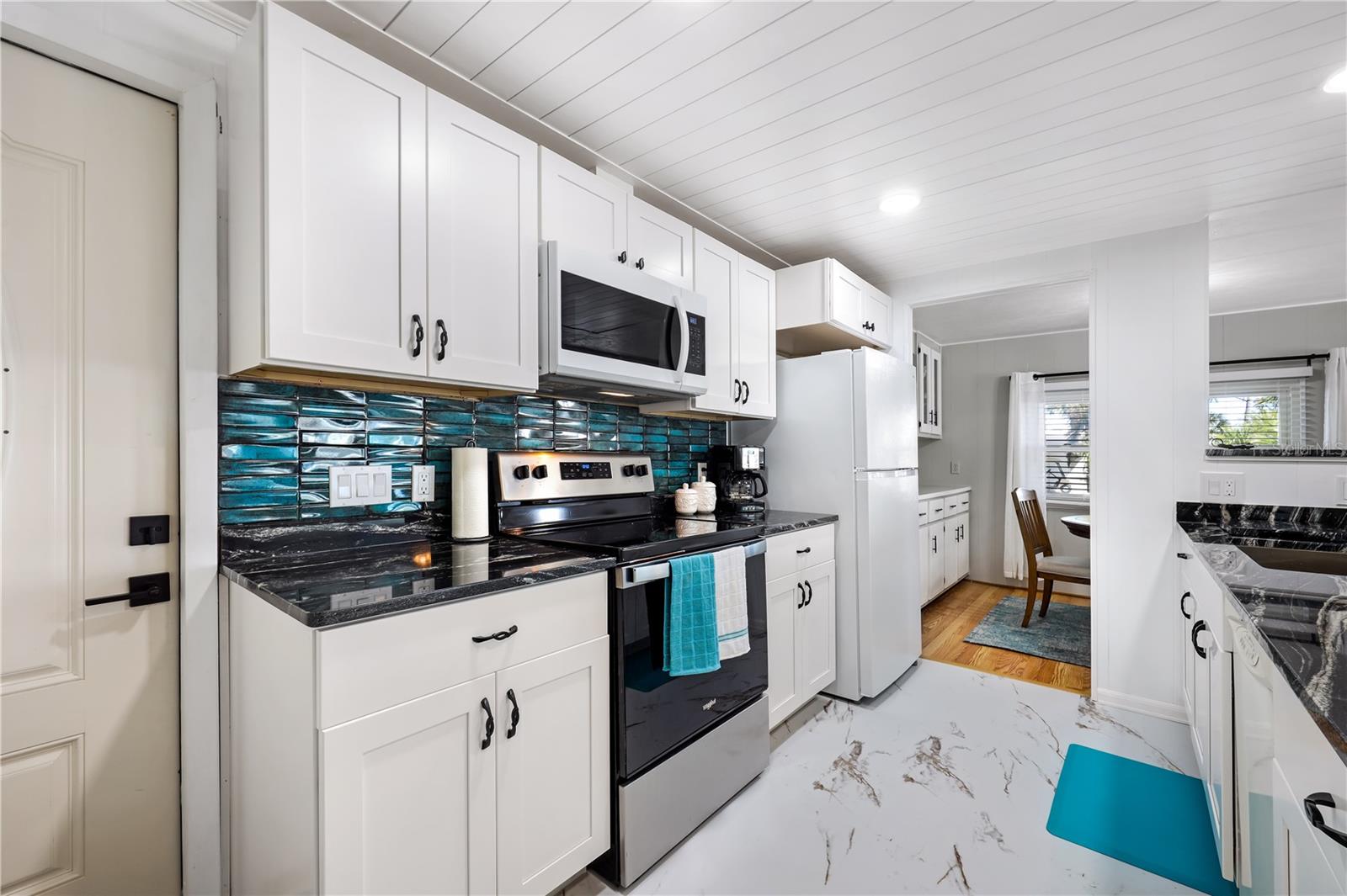 Image 10 of 80 For 2100 Kings Highway 761