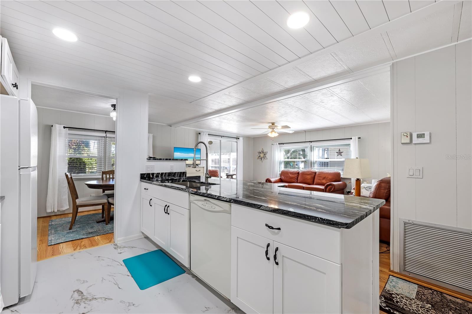 Image 11 of 80 For 2100 Kings Highway 761