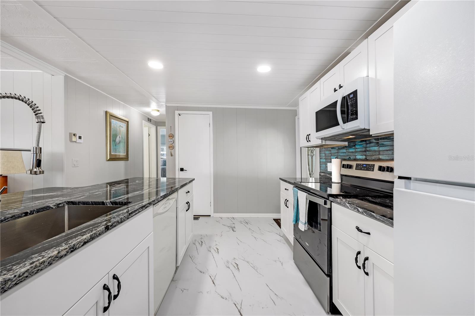 Image 12 of 80 For 2100 Kings Highway 761