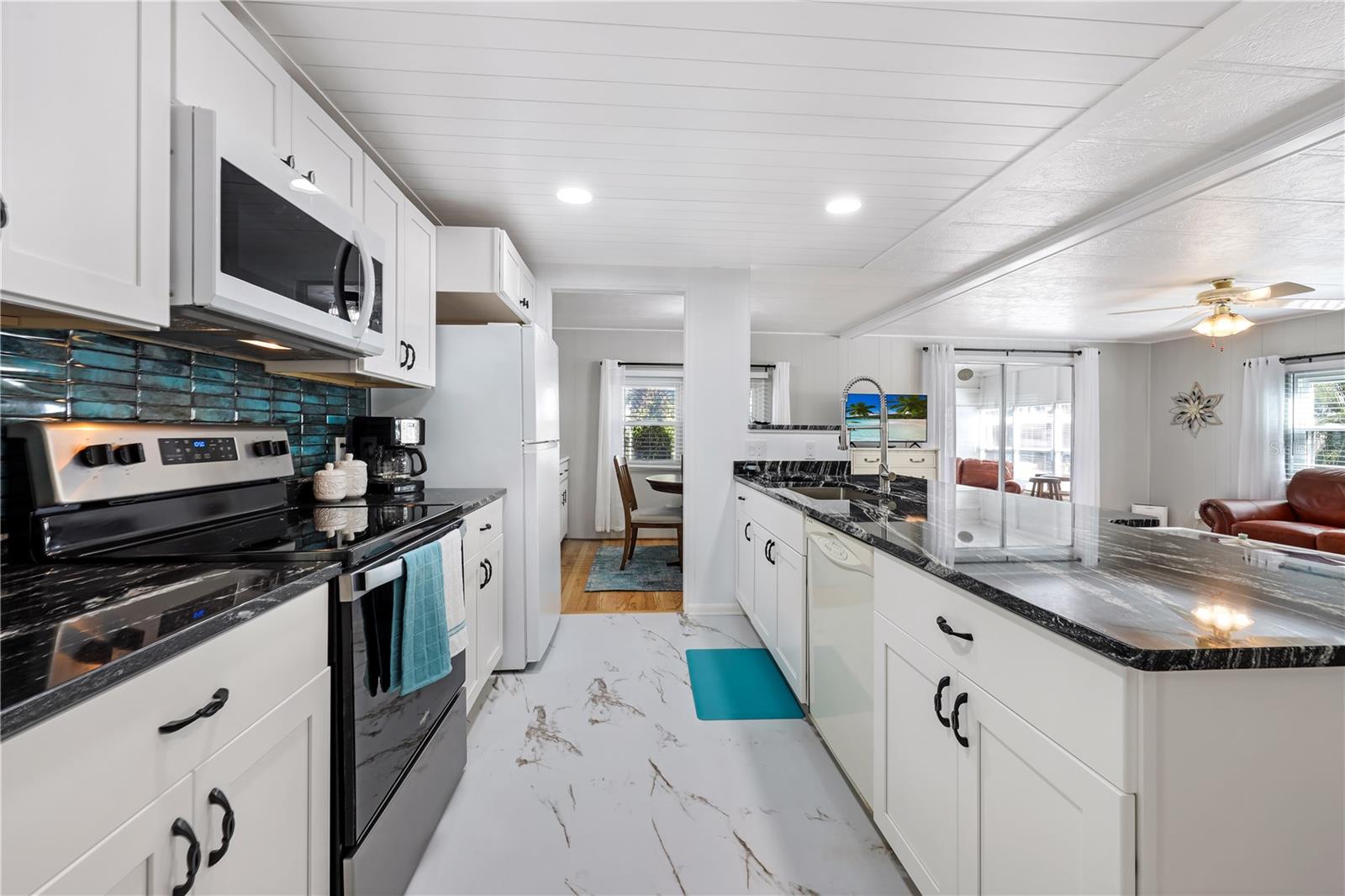 Image 2 of 80 For 2100 Kings Highway 761