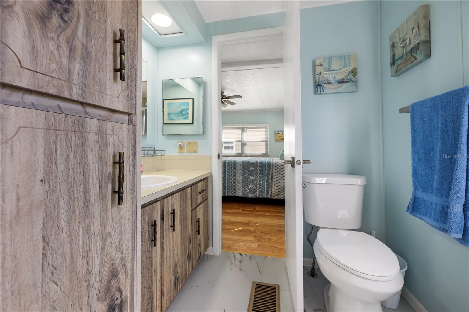 Image 24 of 80 For 2100 Kings Highway 761