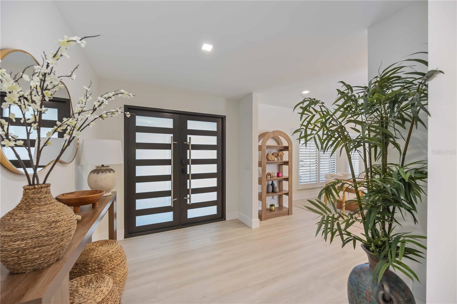 Listing photo id 8 for 105 Sinclair Street Se