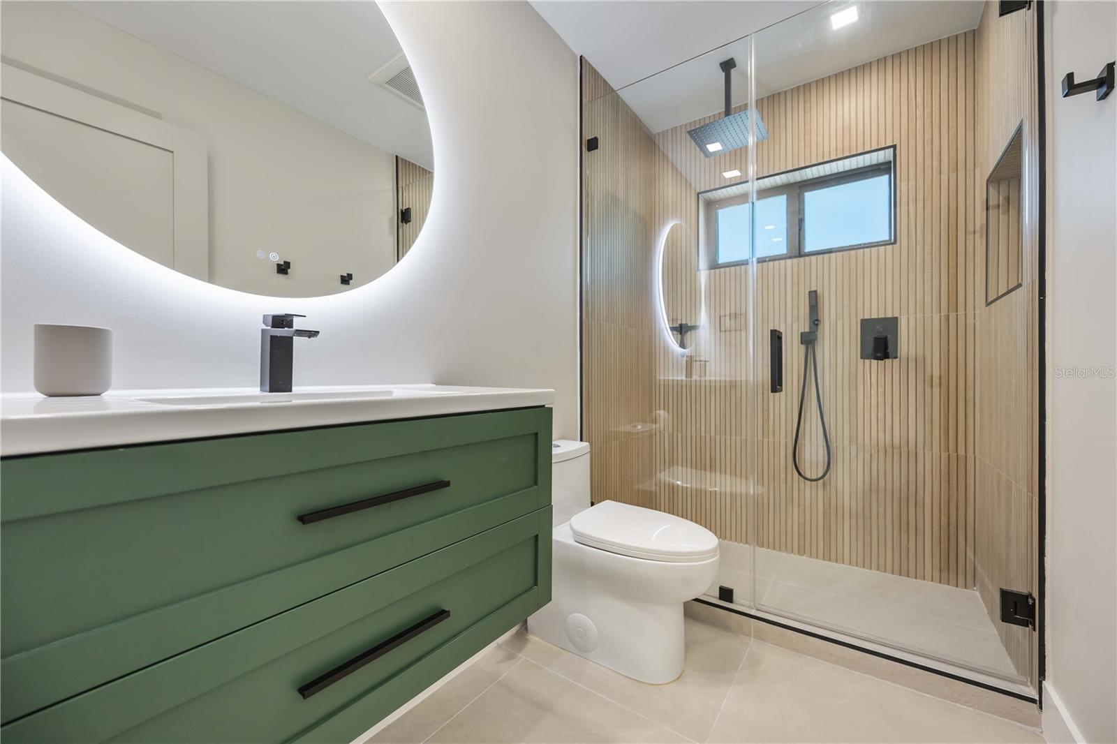 Listing photo id 29 for 105 Sinclair Street Se