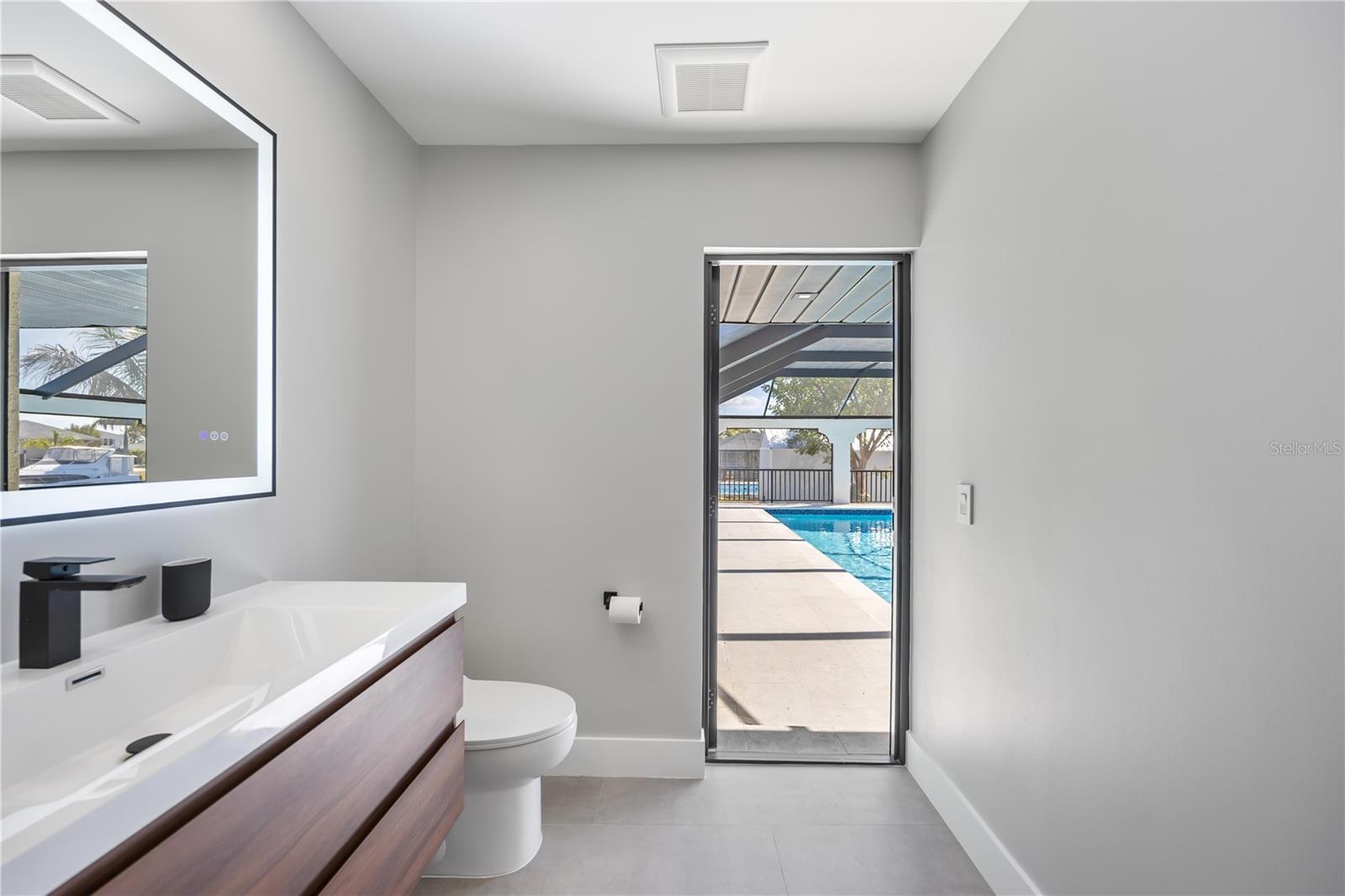 Listing photo id 34 for 105 Sinclair Street Se