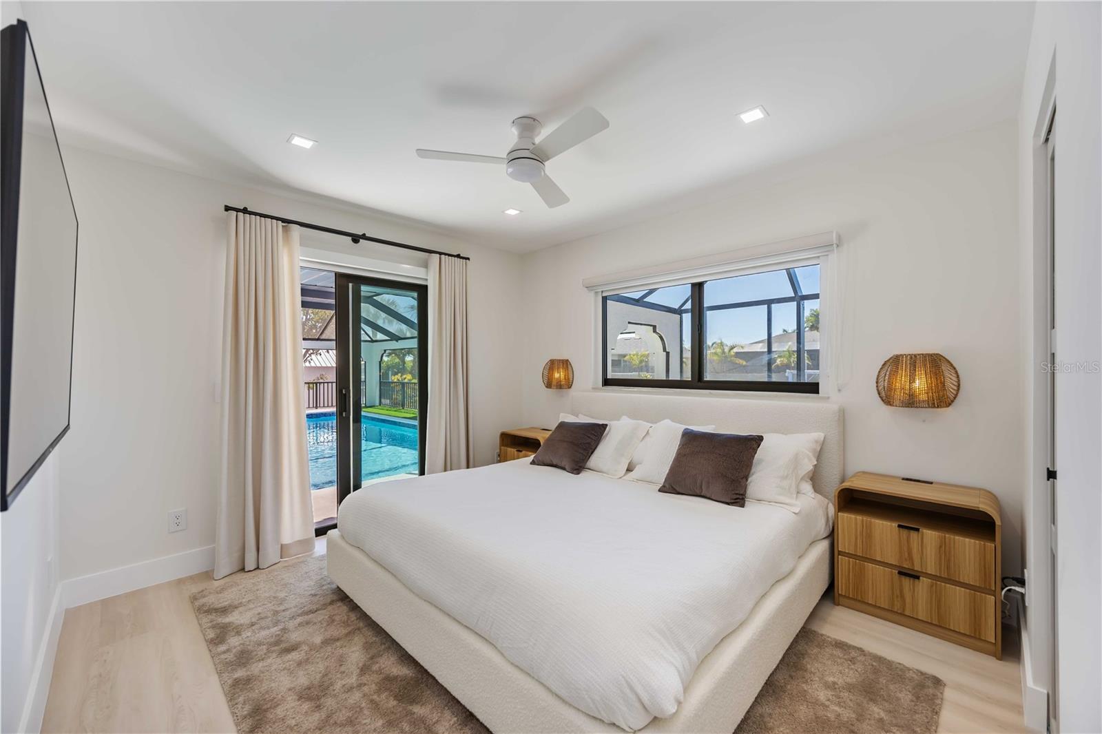 Listing photo id 36 for 105 Sinclair Street Se