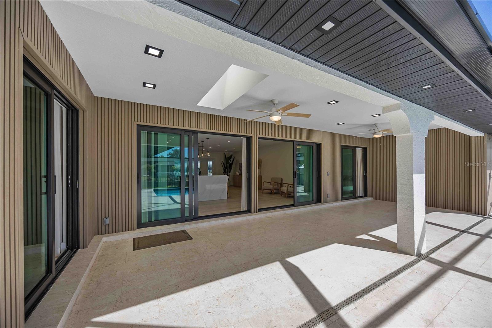 Listing photo id 44 for 105 Sinclair Street Se