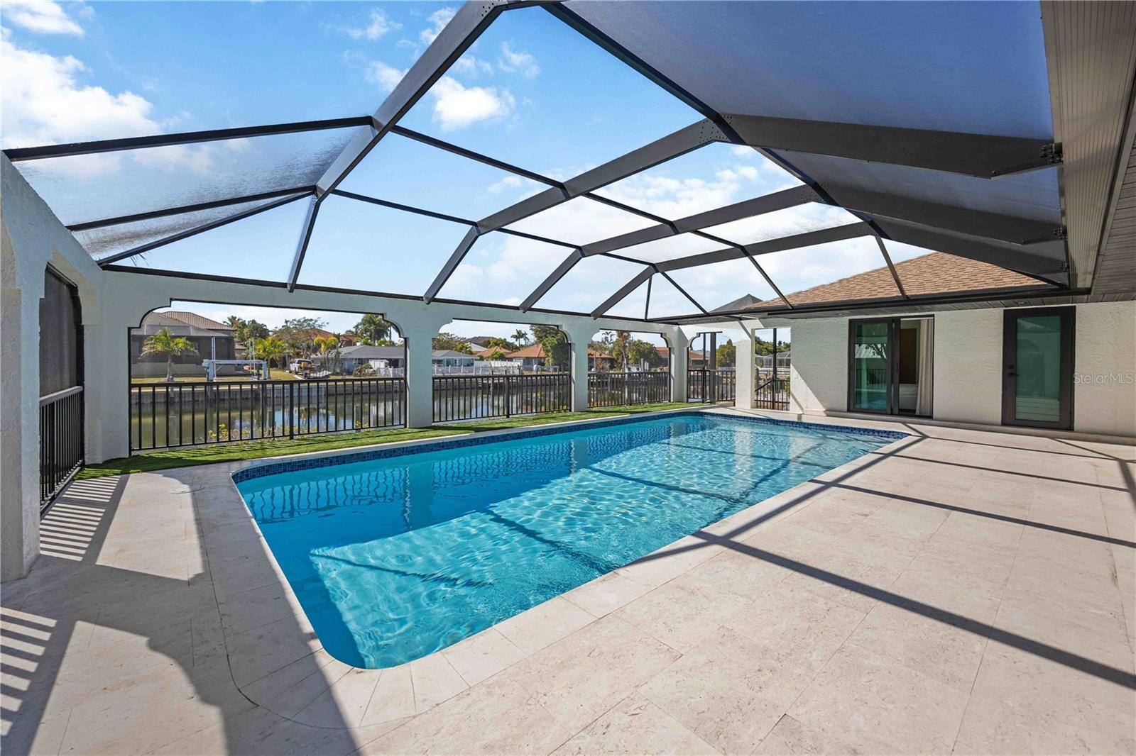 Listing photo id 47 for 105 Sinclair Street Se