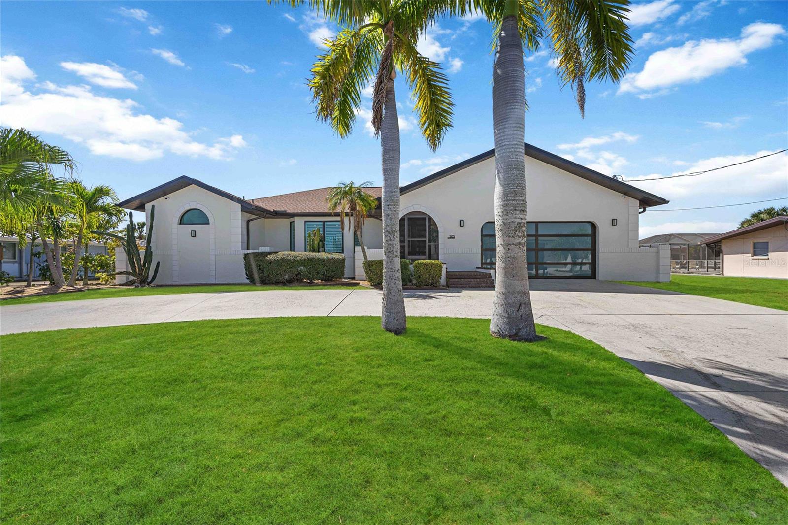 Listing photo id 3 for 105 Sinclair Street Se