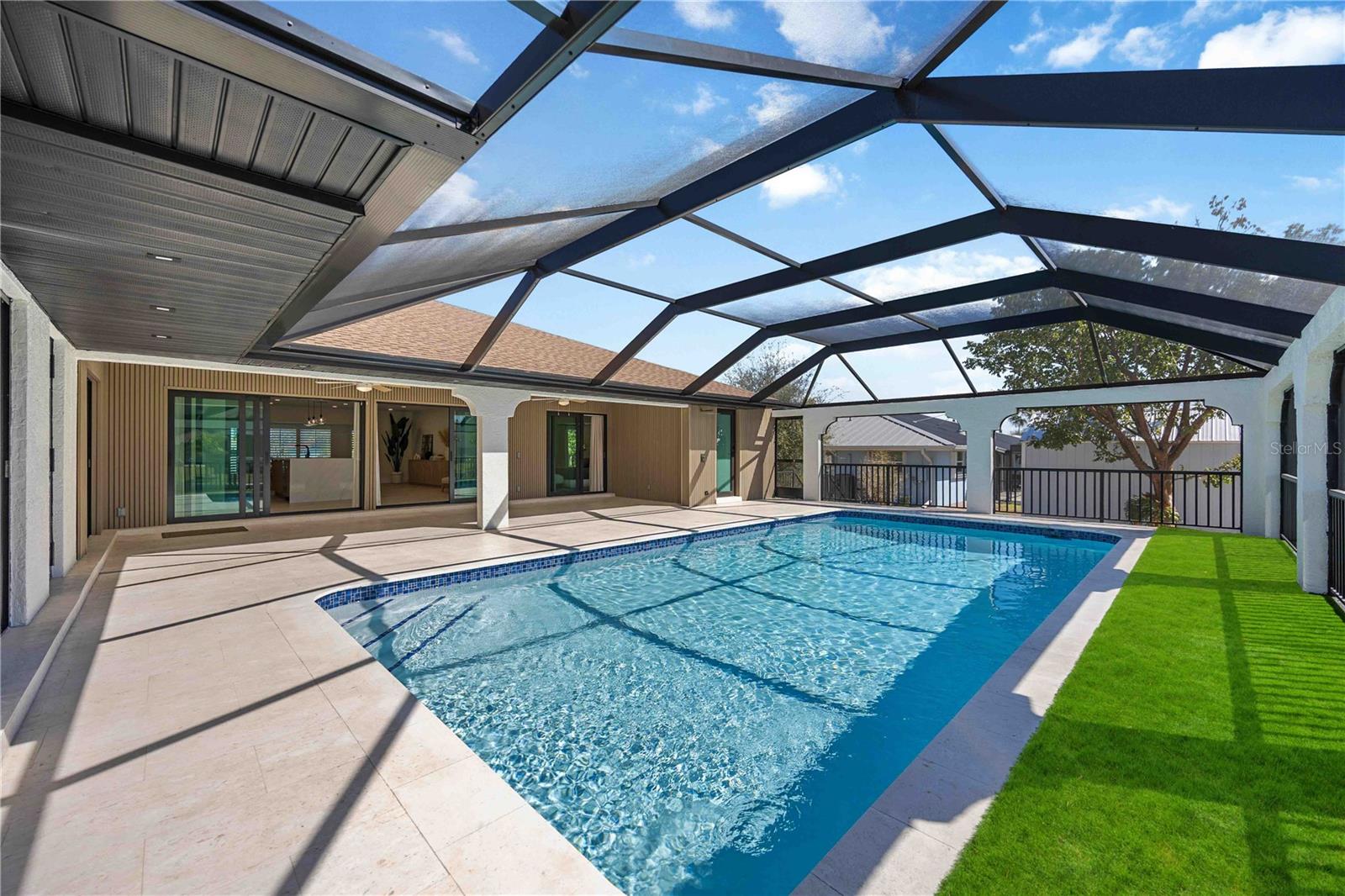 Listing photo id 48 for 105 Sinclair Street Se