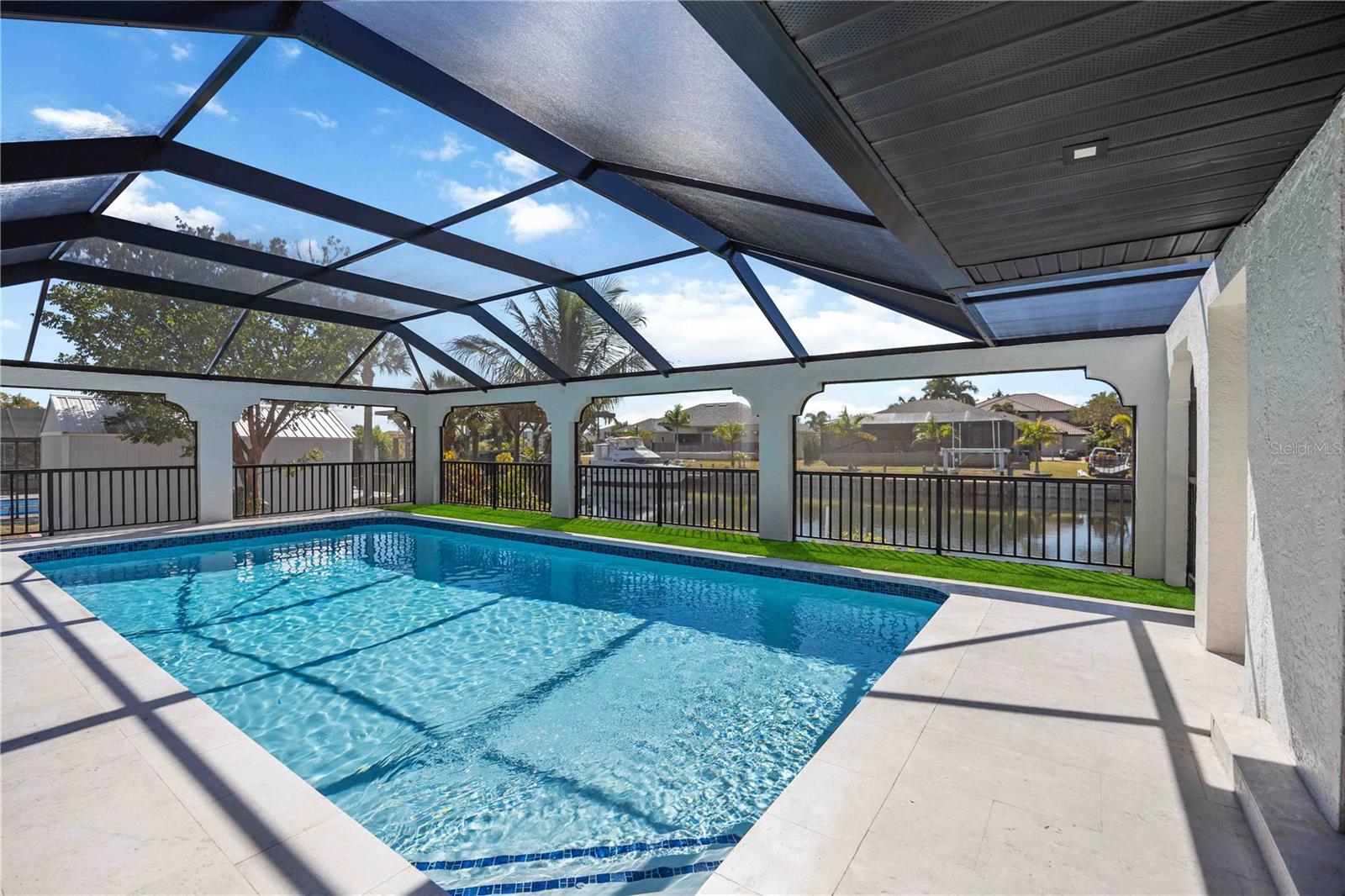 Listing photo id 49 for 105 Sinclair Street Se