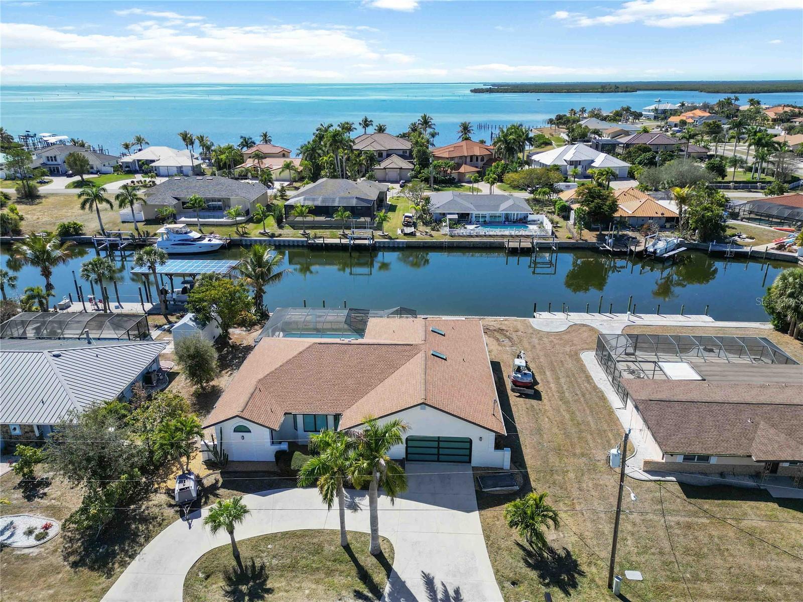 Listing photo id 54 for 105 Sinclair Street Se