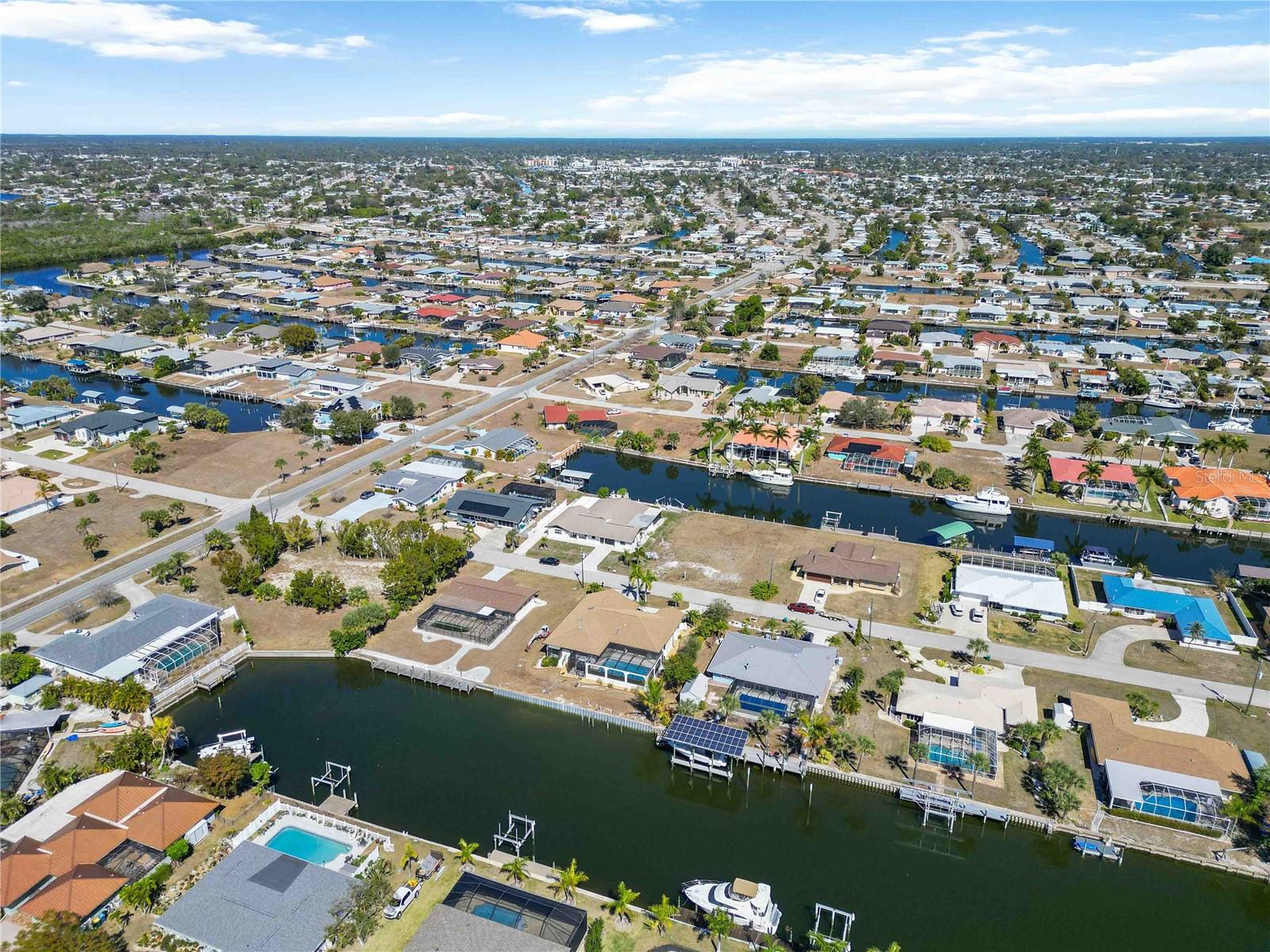 Listing photo id 60 for 105 Sinclair Street Se