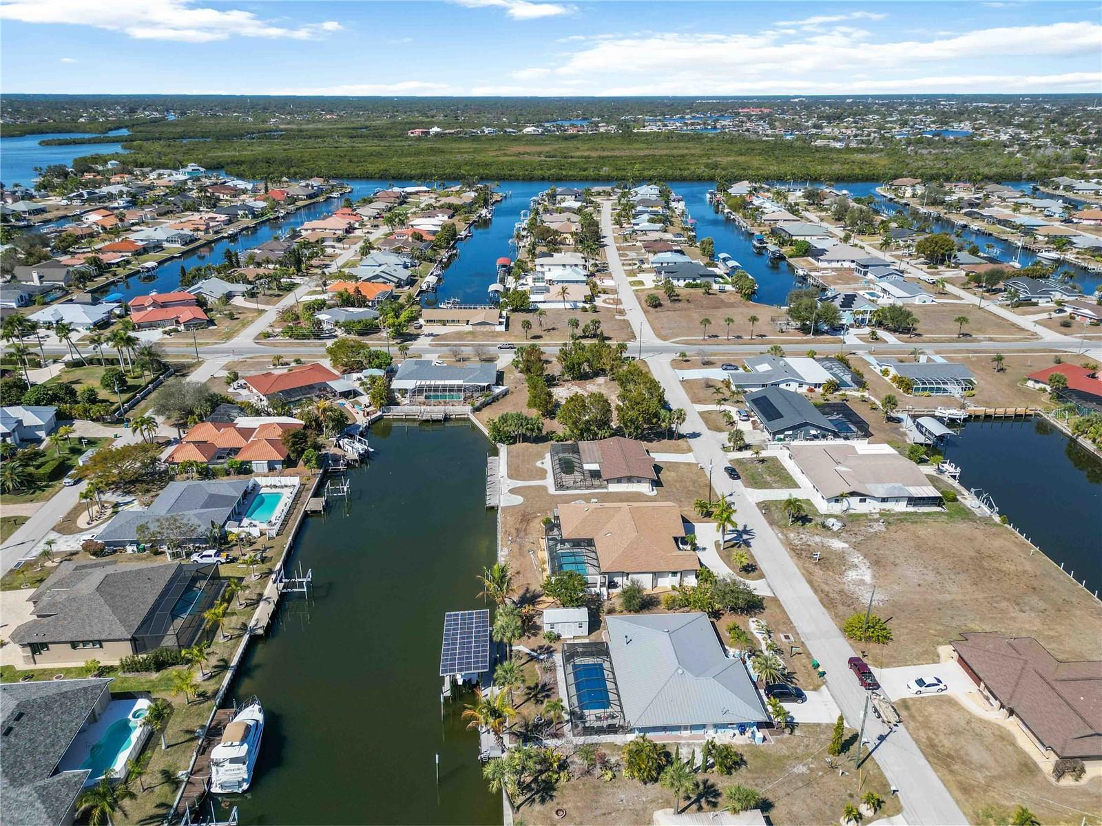 Listing photo id 61 for 105 Sinclair Street Se