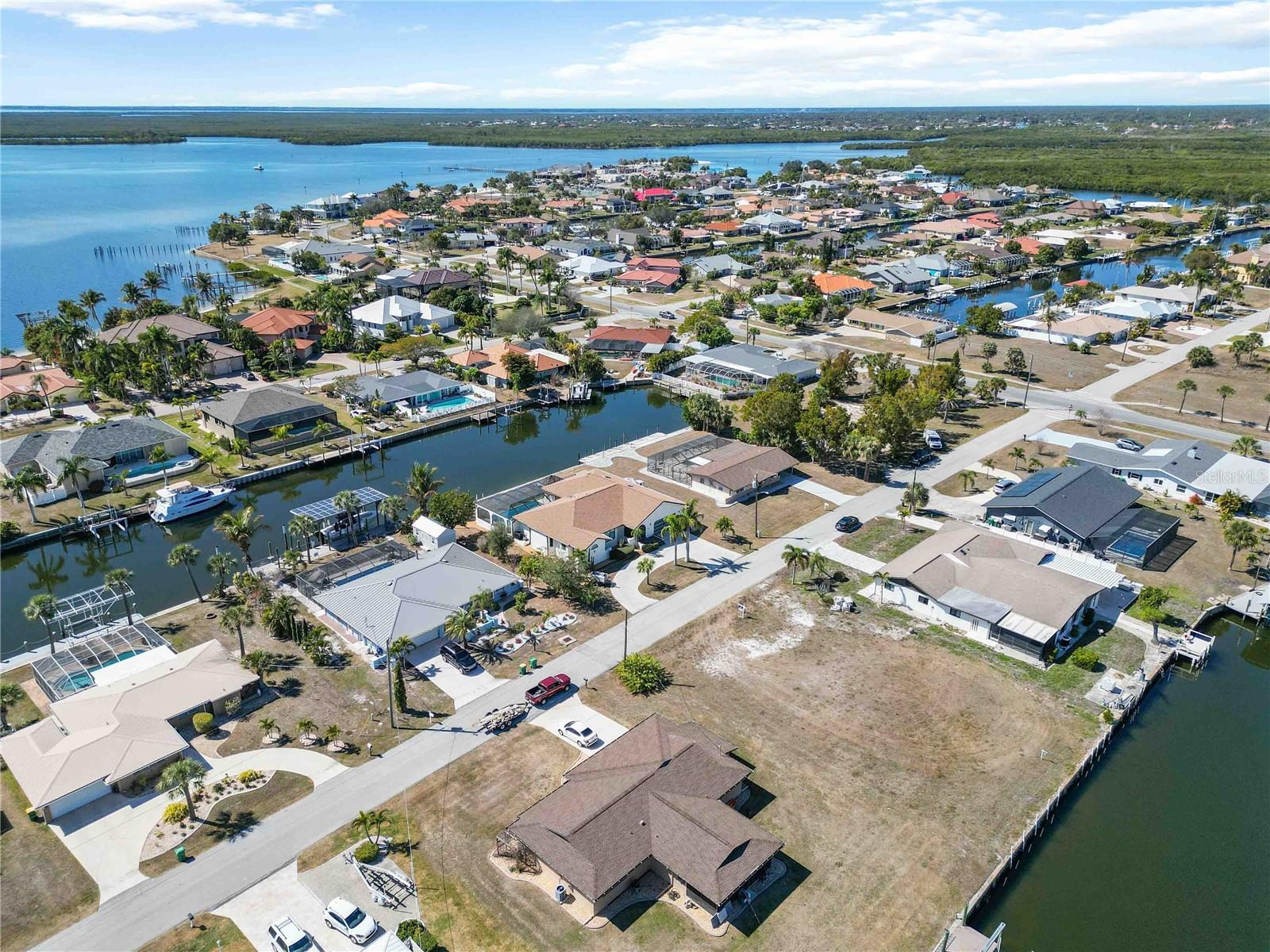 Listing photo id 63 for 105 Sinclair Street Se