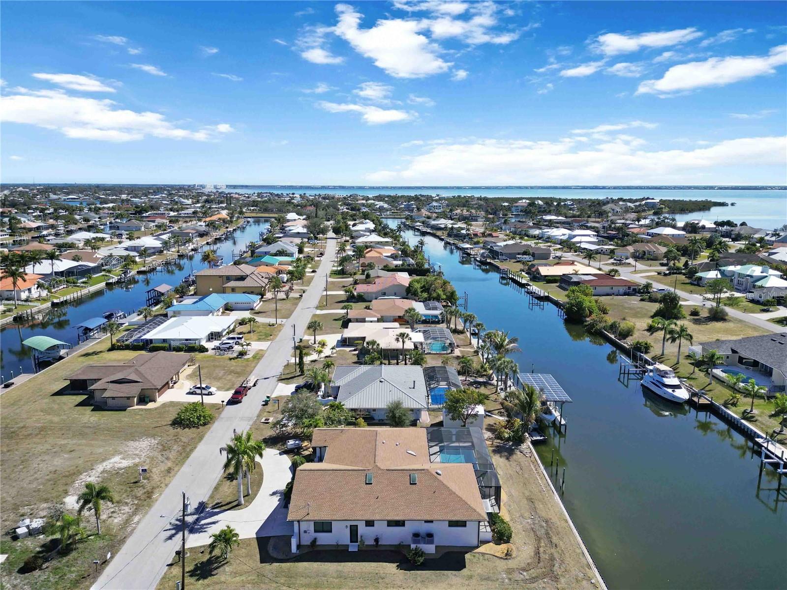 Listing photo id 64 for 105 Sinclair Street Se