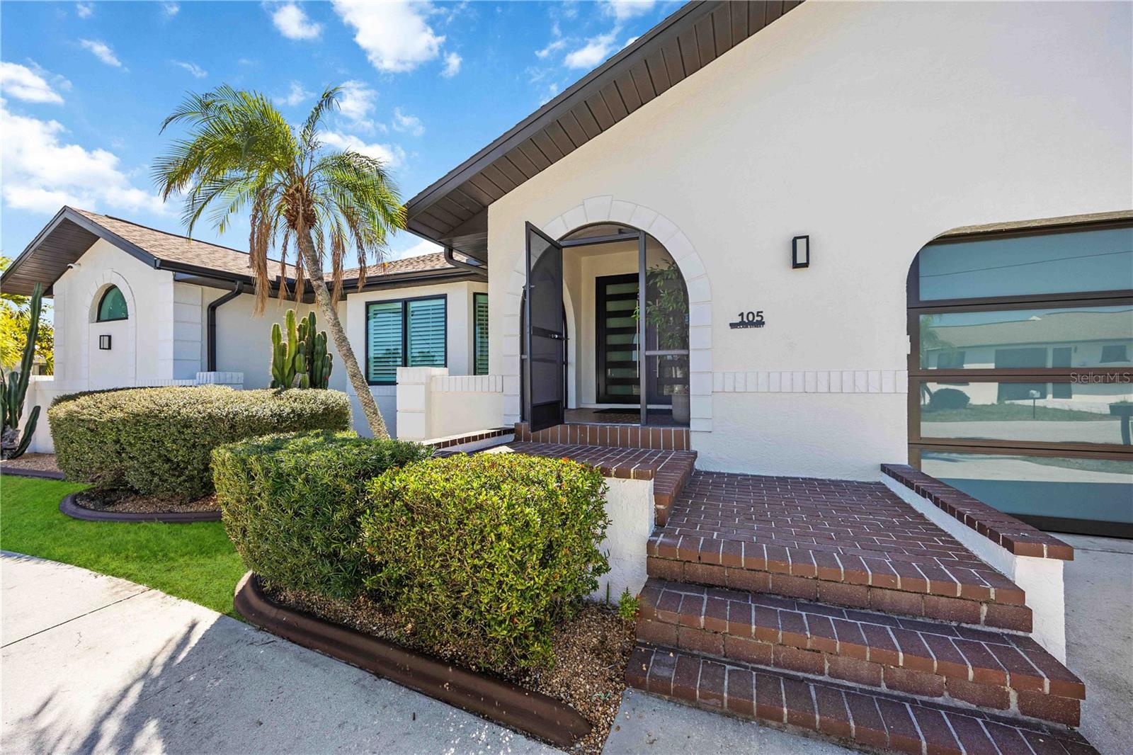 Listing photo id 5 for 105 Sinclair Street Se