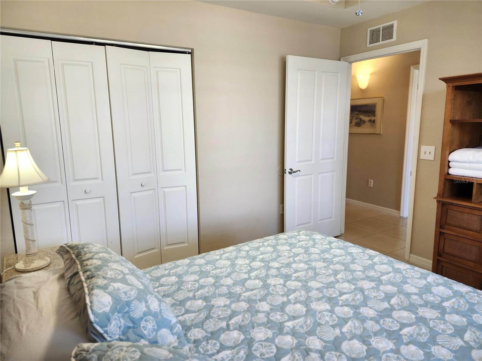 Image 11 of 70 For 5127 Melbourne Street F103